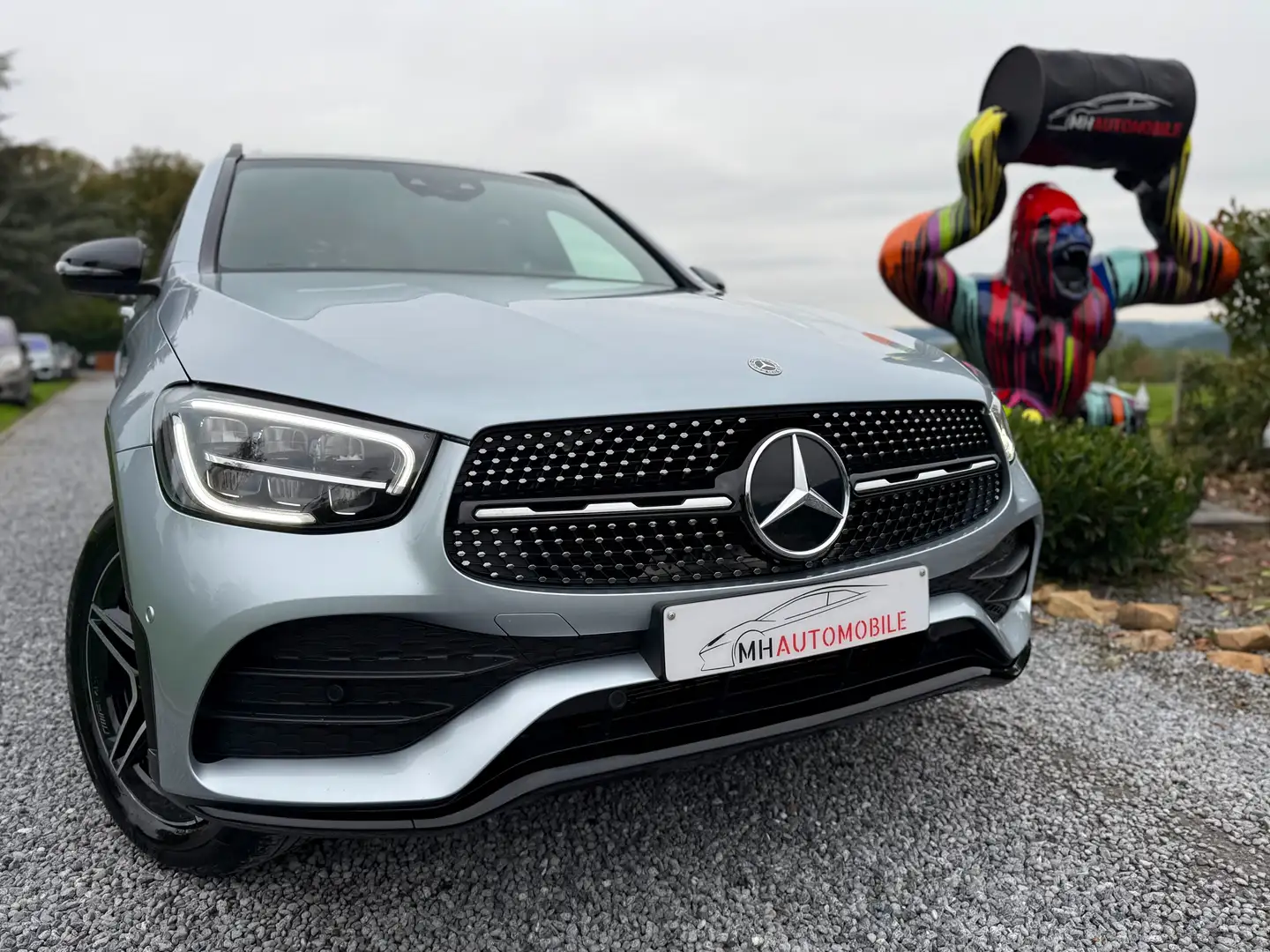 Mercedes-Benz GLC 300 4-Matic // PACK AMG // NIGHT Grau - 1