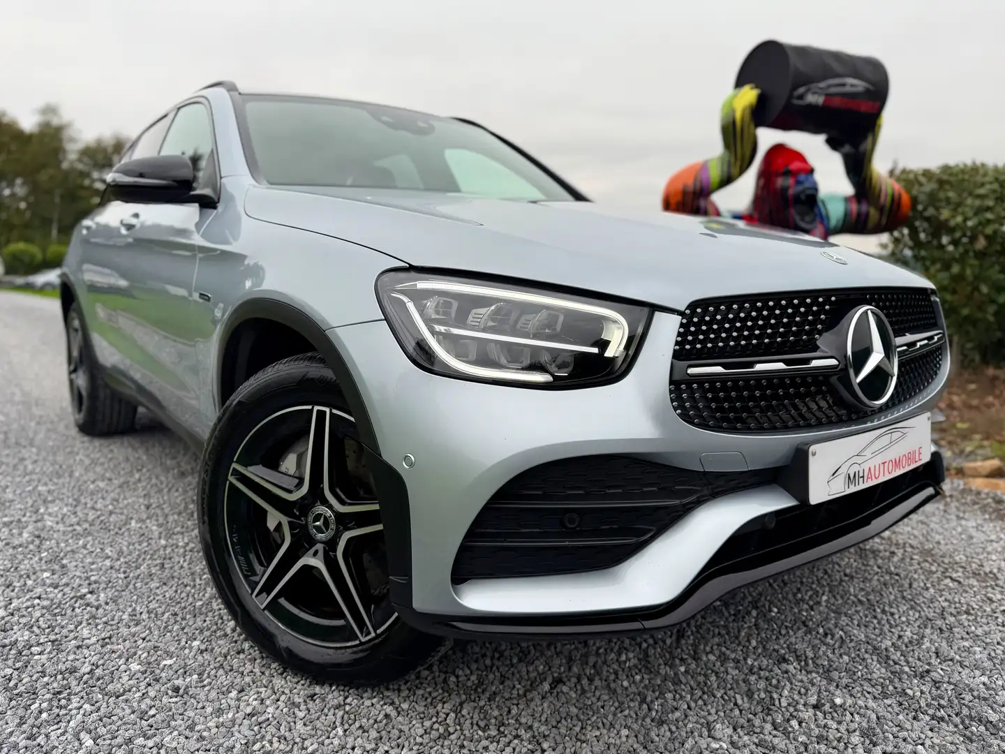 Mercedes-Benz GLC 300 4-Matic // PACK AMG // NIGHT Grau - 2