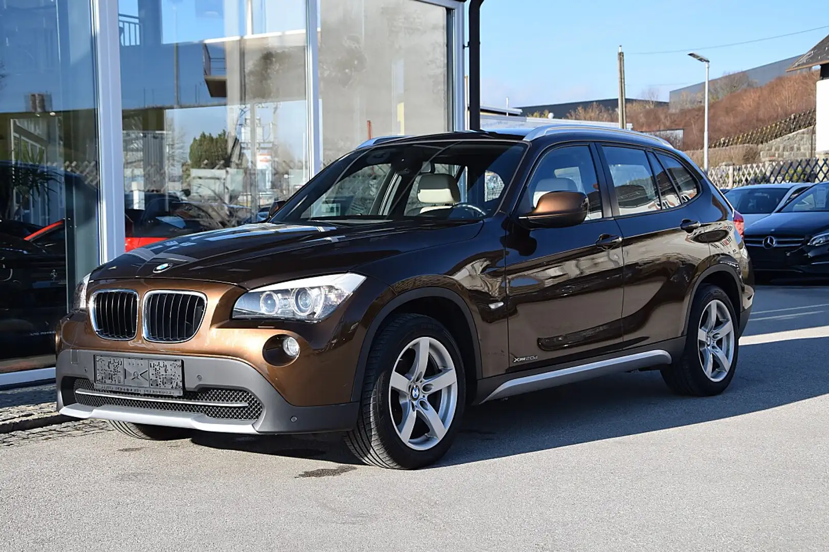 BMW X1 xDrive20d Aut.*X-LINE*NAVI*XENON* Braun - 2