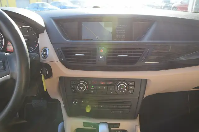 BMW X1 view 9