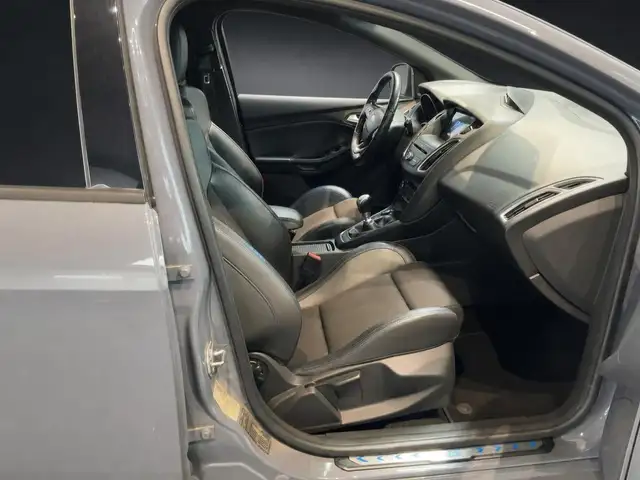 Ford Focus view 7