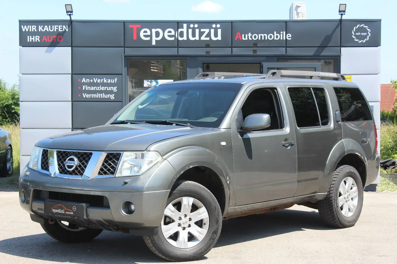 Nissan Pathfinder 2.5 dCi*Navi*AHK*7 Sitzer*Klima*KeyGo Grau - 1