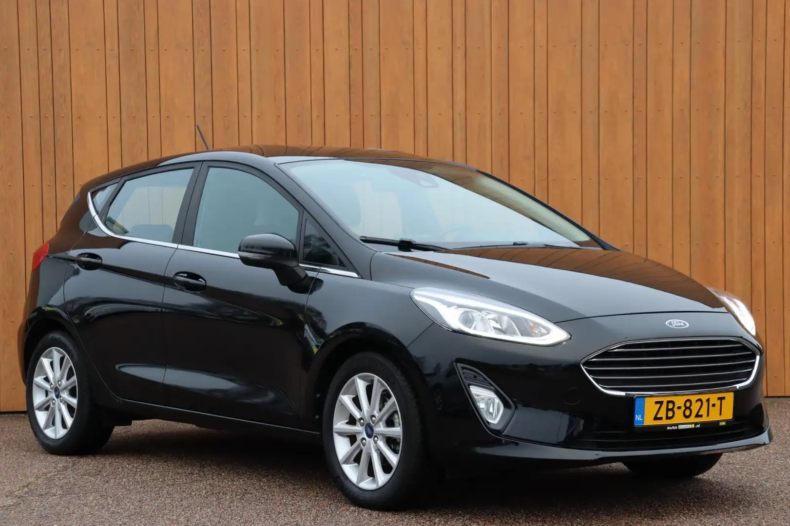 Ford Fiesta 1.0 EcoBoost Titanium org.NL Zwart - 2