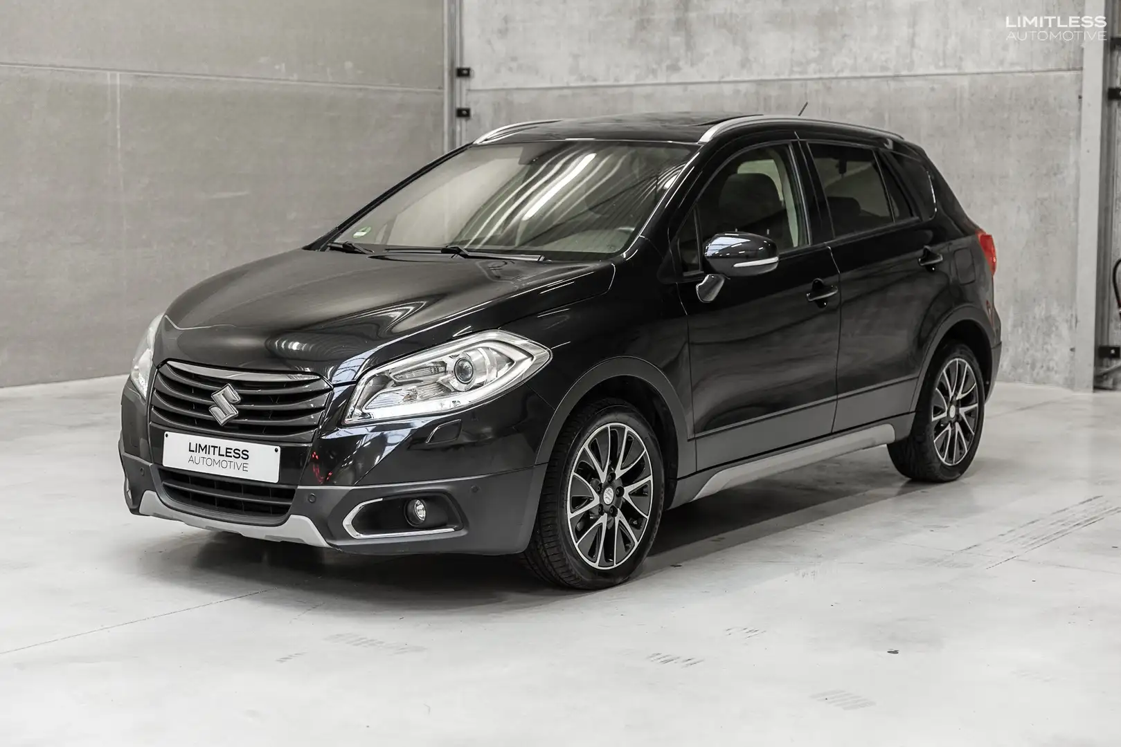 Suzuki SX4 S-Cross SX4 S-Cross 1.6 VVT CVT Schwarz - 1