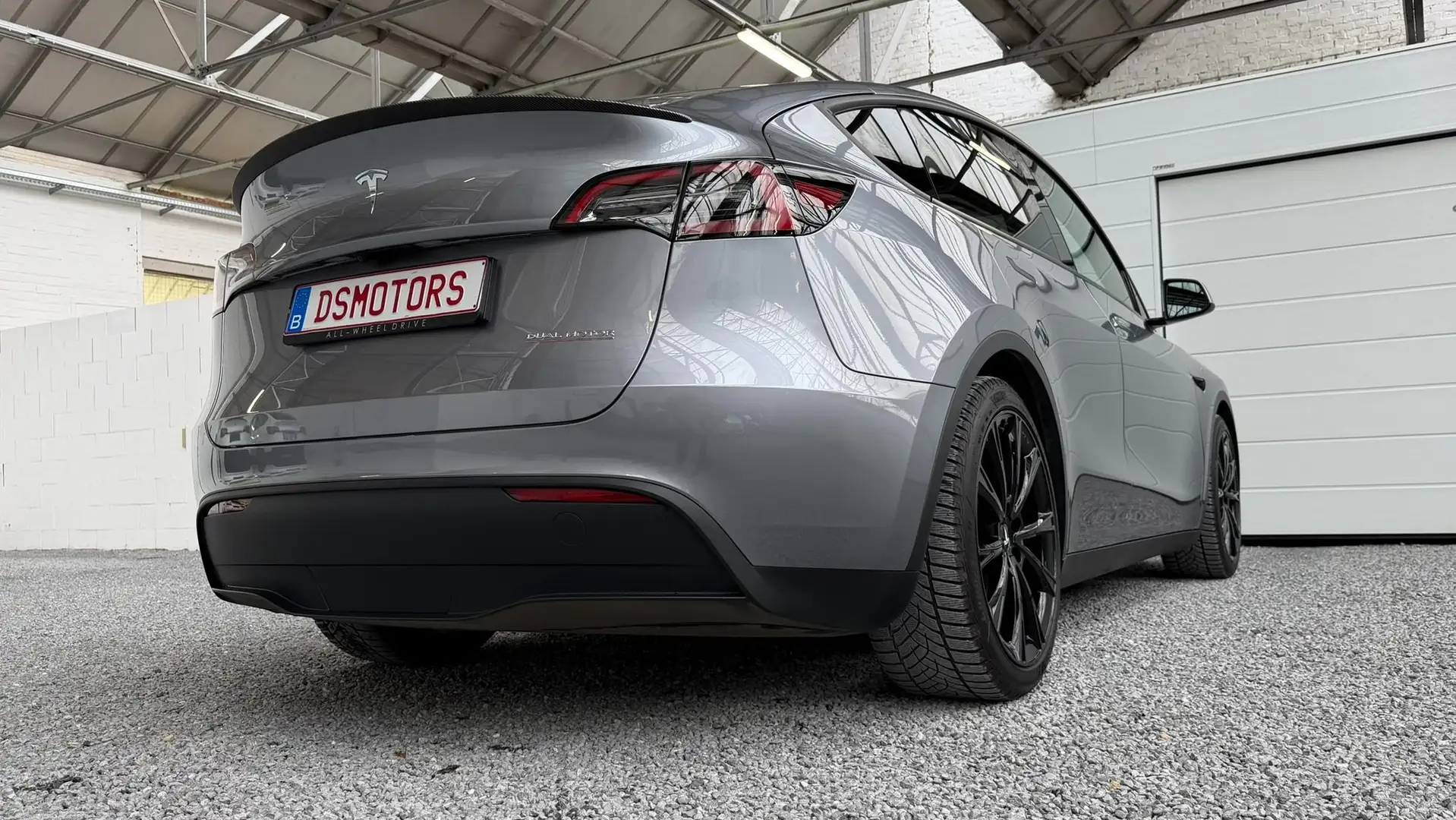 Tesla Model Y AWD Dual Motor Performance | €33.050 excl. BTW! Argent - 2