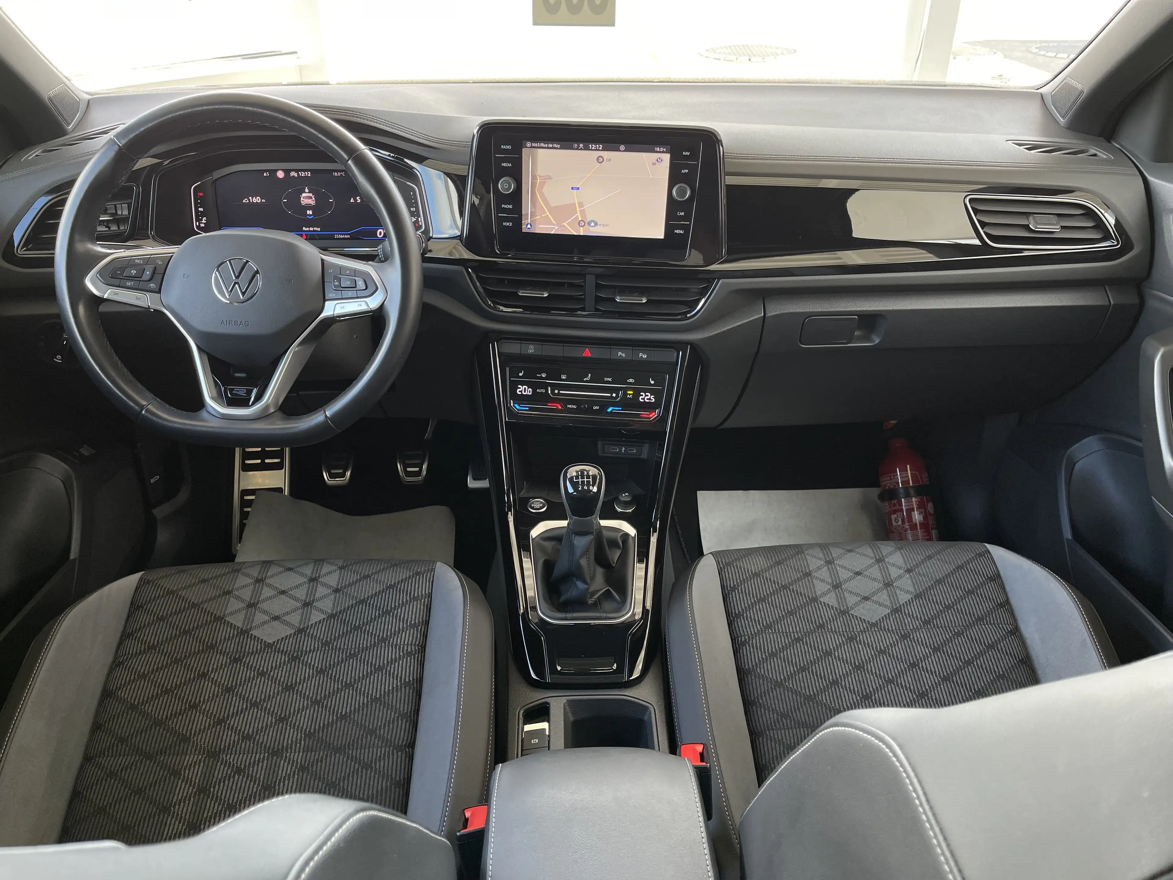 Volkswagen T-Roc 1.0 TSI *** GARANTIE + R-LINE + TOIT PANO + LED + COCKPIT *** — photo 10