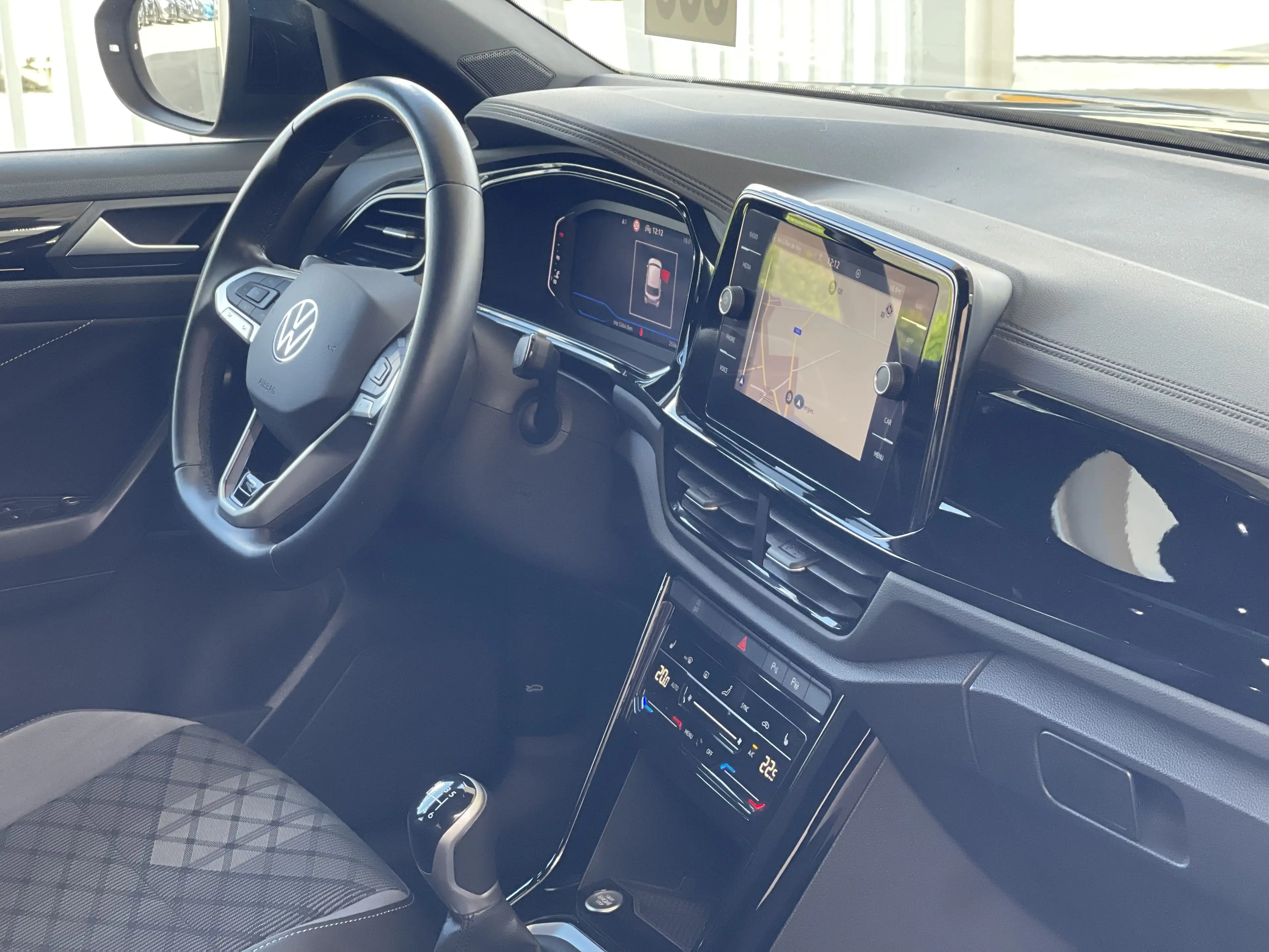 Volkswagen T-Roc 1.0 TSI *** GARANTIE + R-LINE + TOIT PANO + LED + COCKPIT *** — photo 13