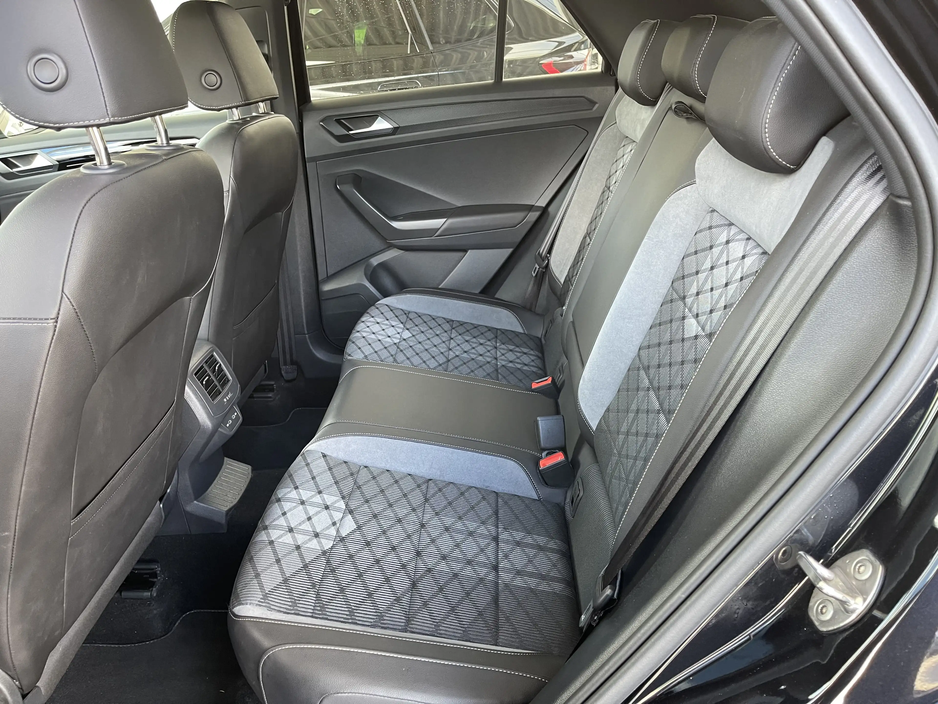 Volkswagen T-Roc 1.0 TSI *** GARANTIE + R-LINE + TOIT PANO + LED + COCKPIT *** — photo 12