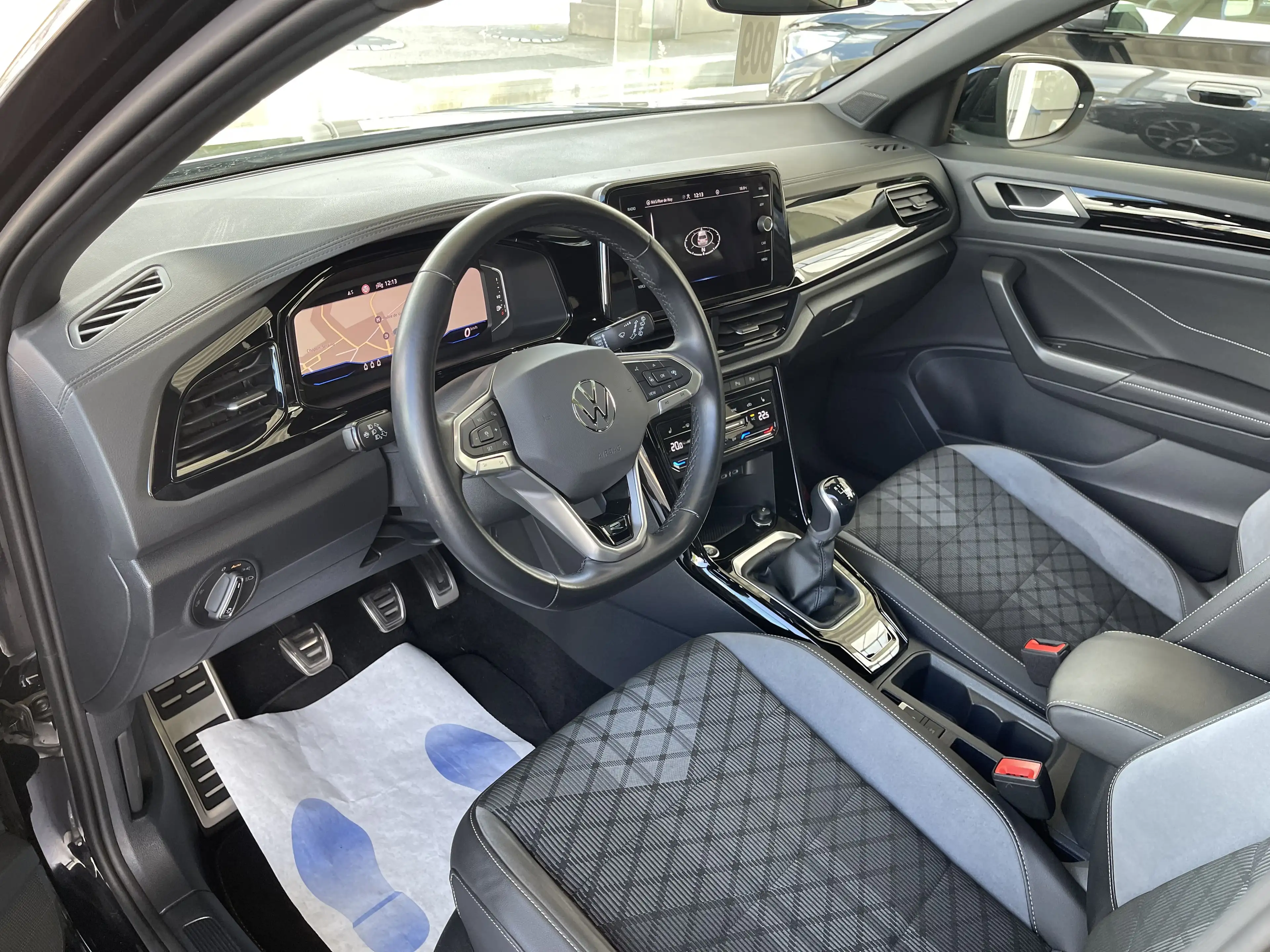 Volkswagen T-Roc 1.0 TSI *** GARANTIE + R-LINE + TOIT PANO + LED + COCKPIT *** — photo 11