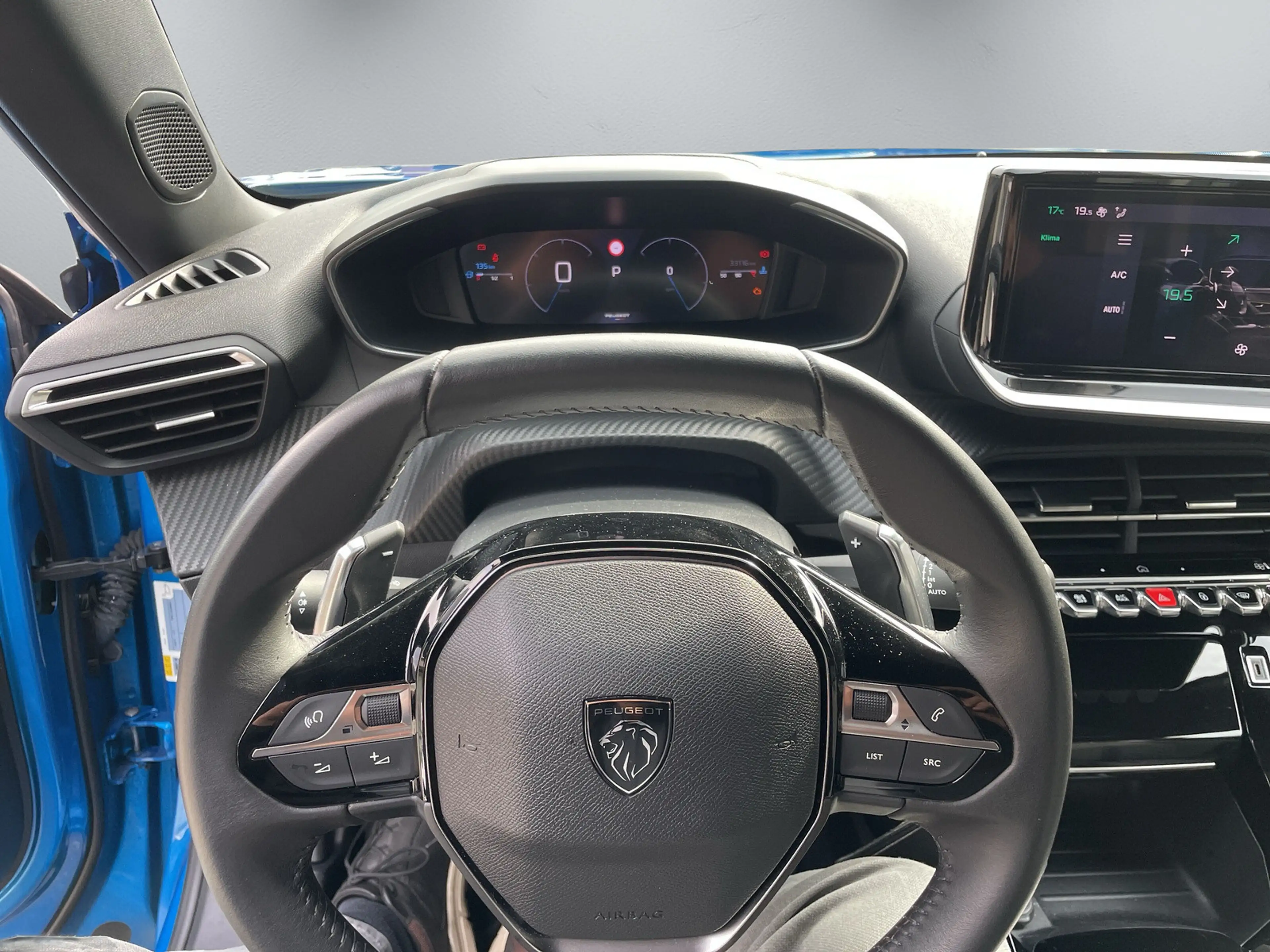 Peugeot 2008 Allure — photo 14