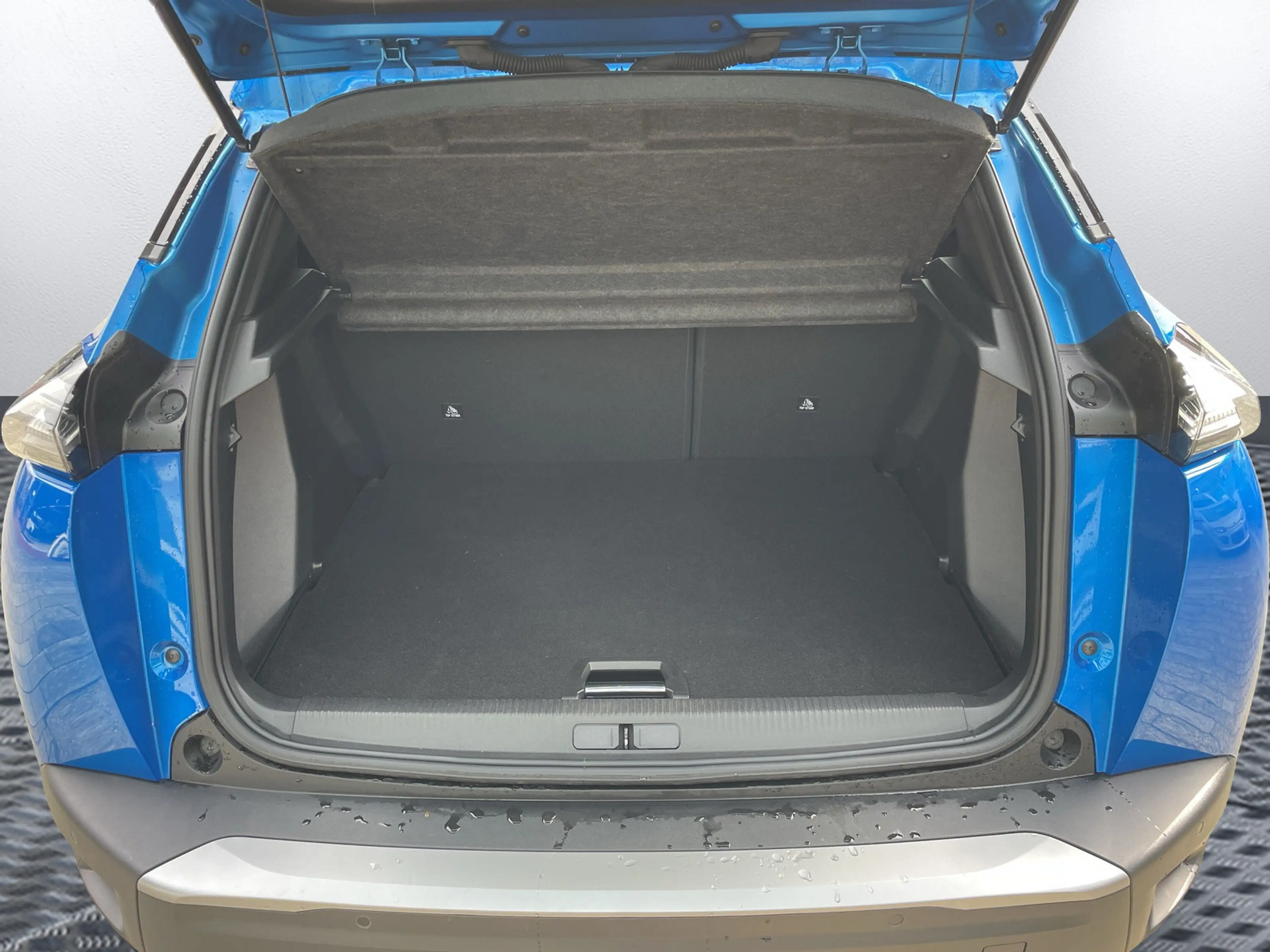 Peugeot 2008 Allure — photo 10