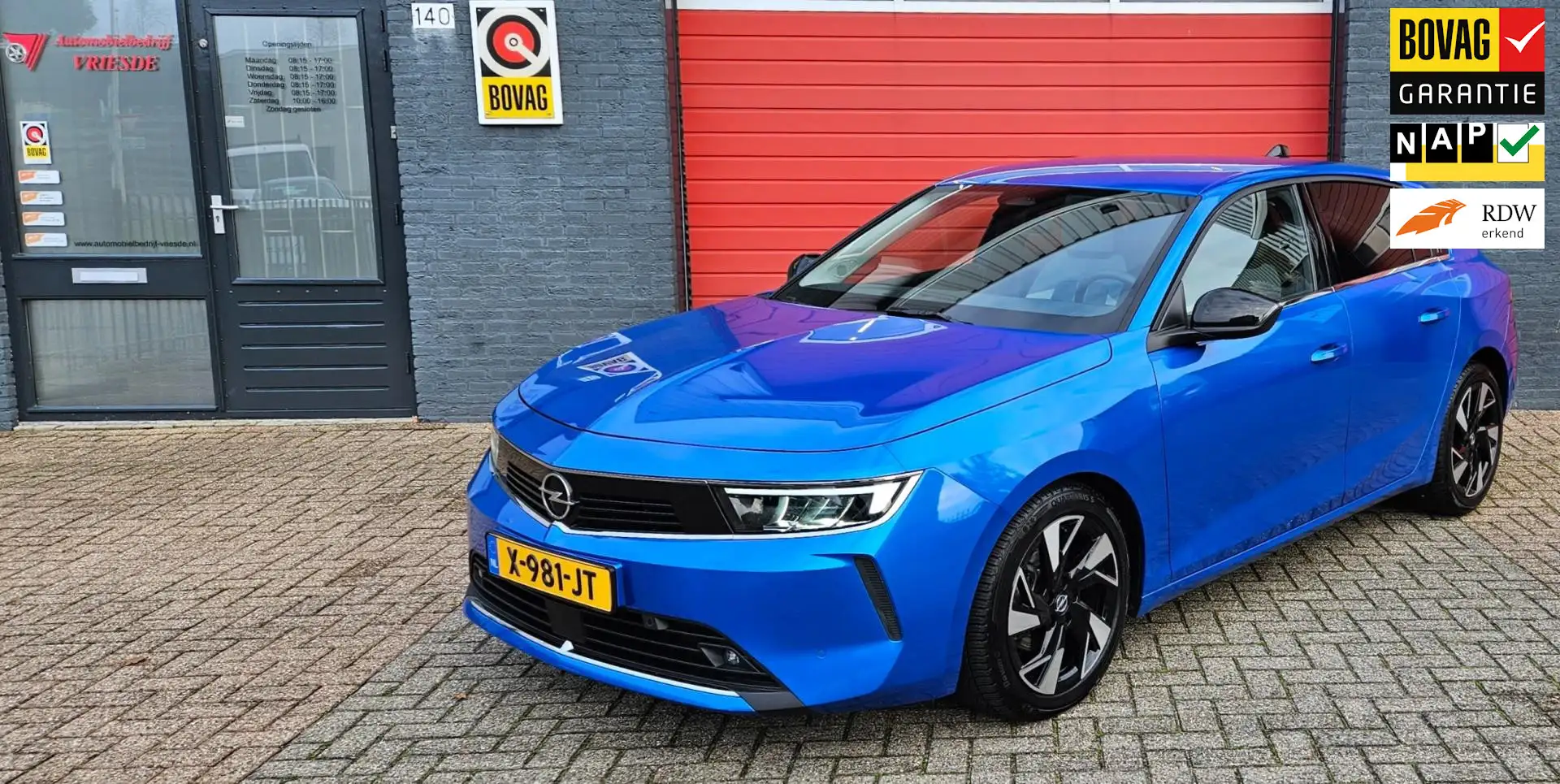 Opel Astra 1.2 Elegance Blauw - 1