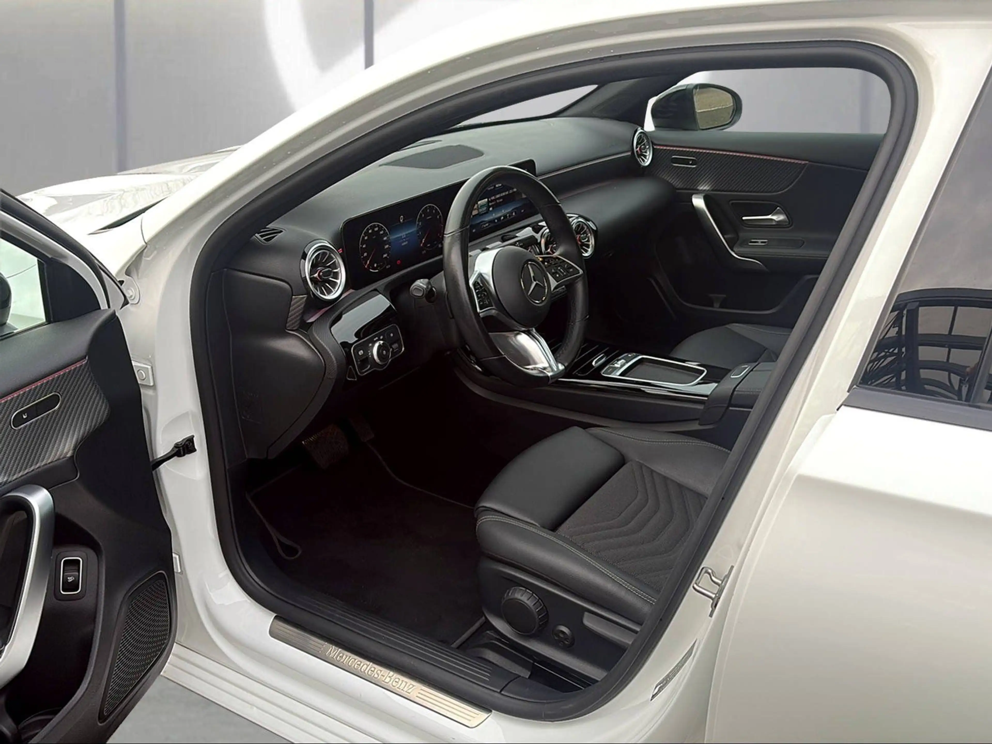 Mercedes-Benz A 250 Lim. Progressive 4M PANO RFK AHK MULTIBEAM — photo 15