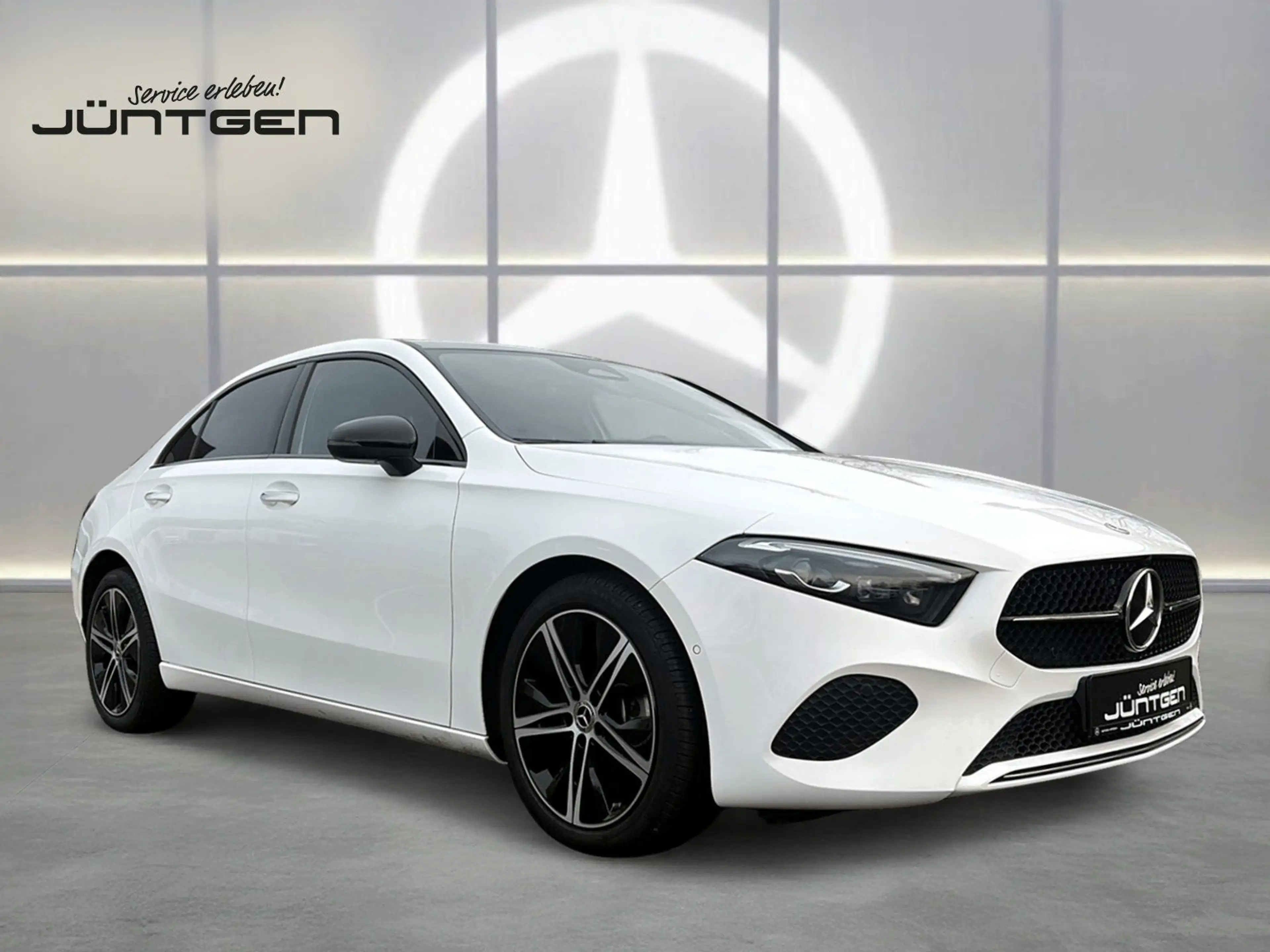Mercedes-Benz A 250 Lim. Progressive 4M PANO RFK AHK MULTIBEAM