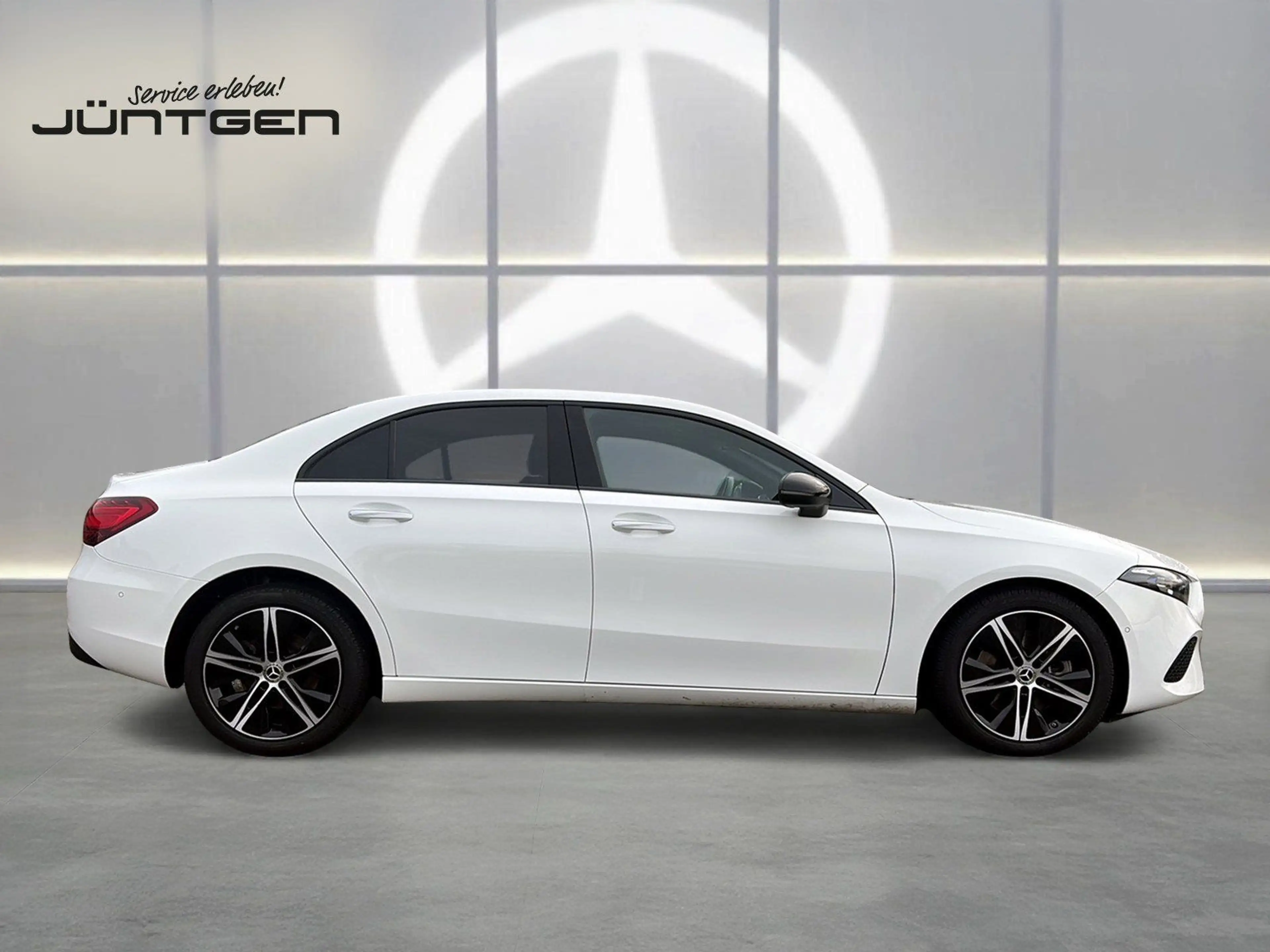 Mercedes-Benz A 250 Lim. Progressive 4M PANO RFK AHK MULTIBEAM — photo 11
