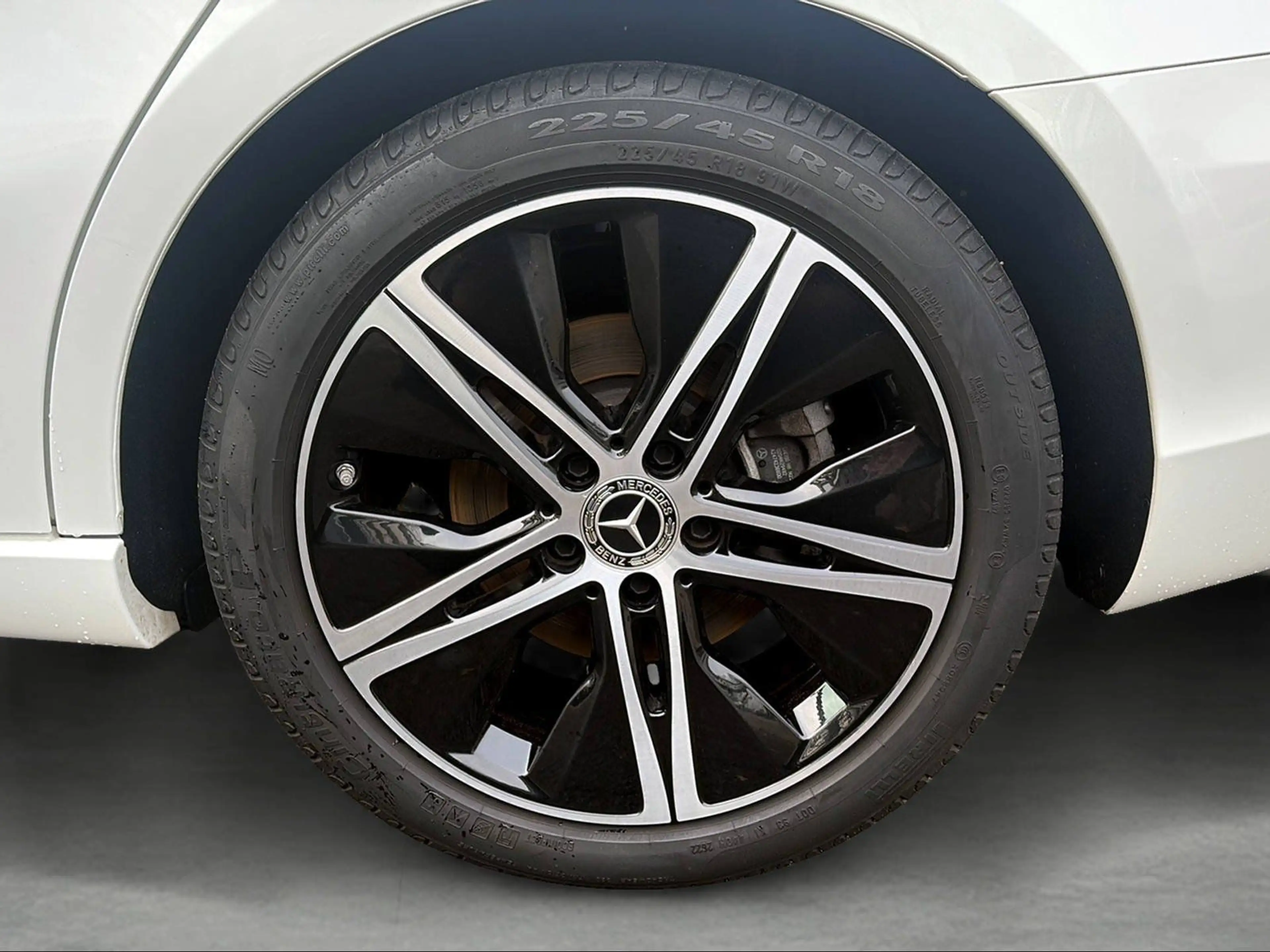 Mercedes-Benz A 250 Lim. Progressive 4M PANO RFK AHK MULTIBEAM — photo 12