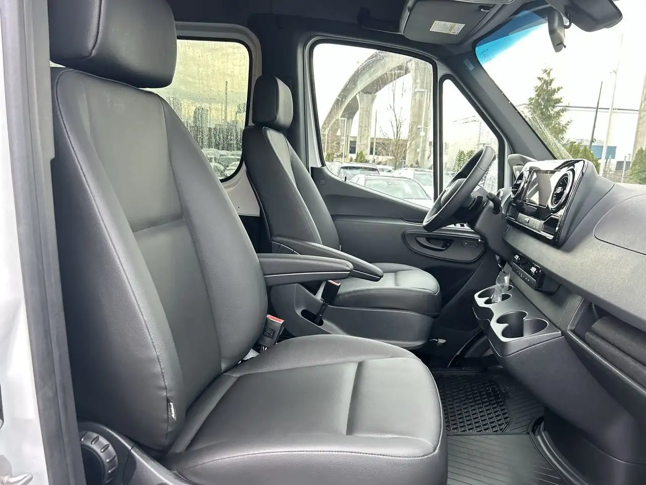 Mercedes-Benz Sprinter снимка Mercedes-Benz Sprinter