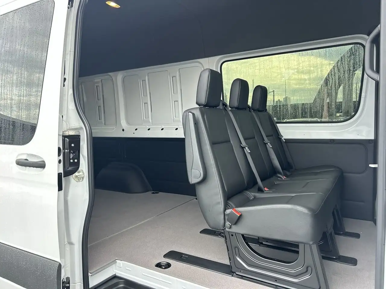 Mercedes-Benz Sprinter снимка Mercedes-Benz Sprinter
