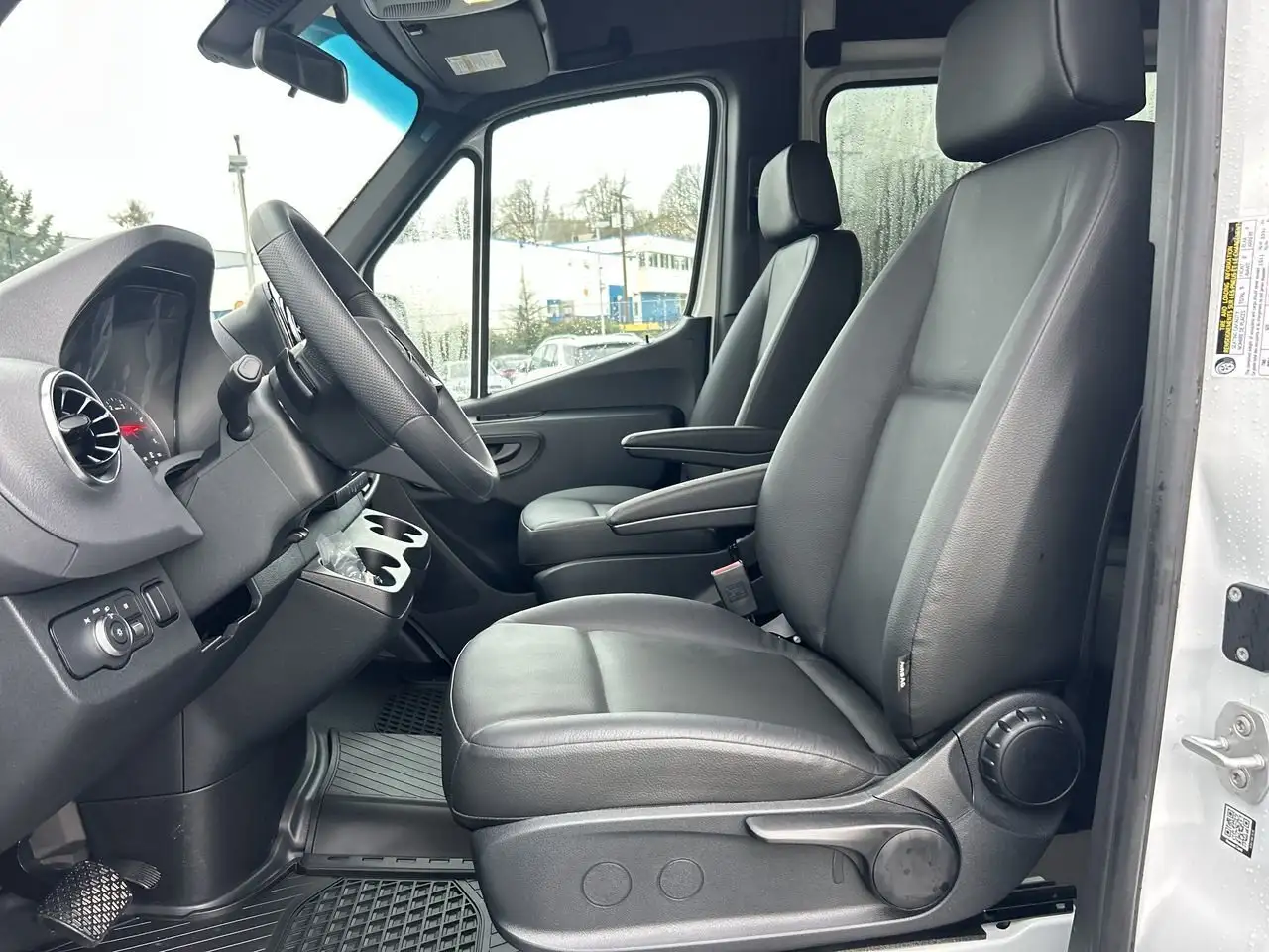 Mercedes-Benz Sprinter снимка Mercedes-Benz Sprinter
