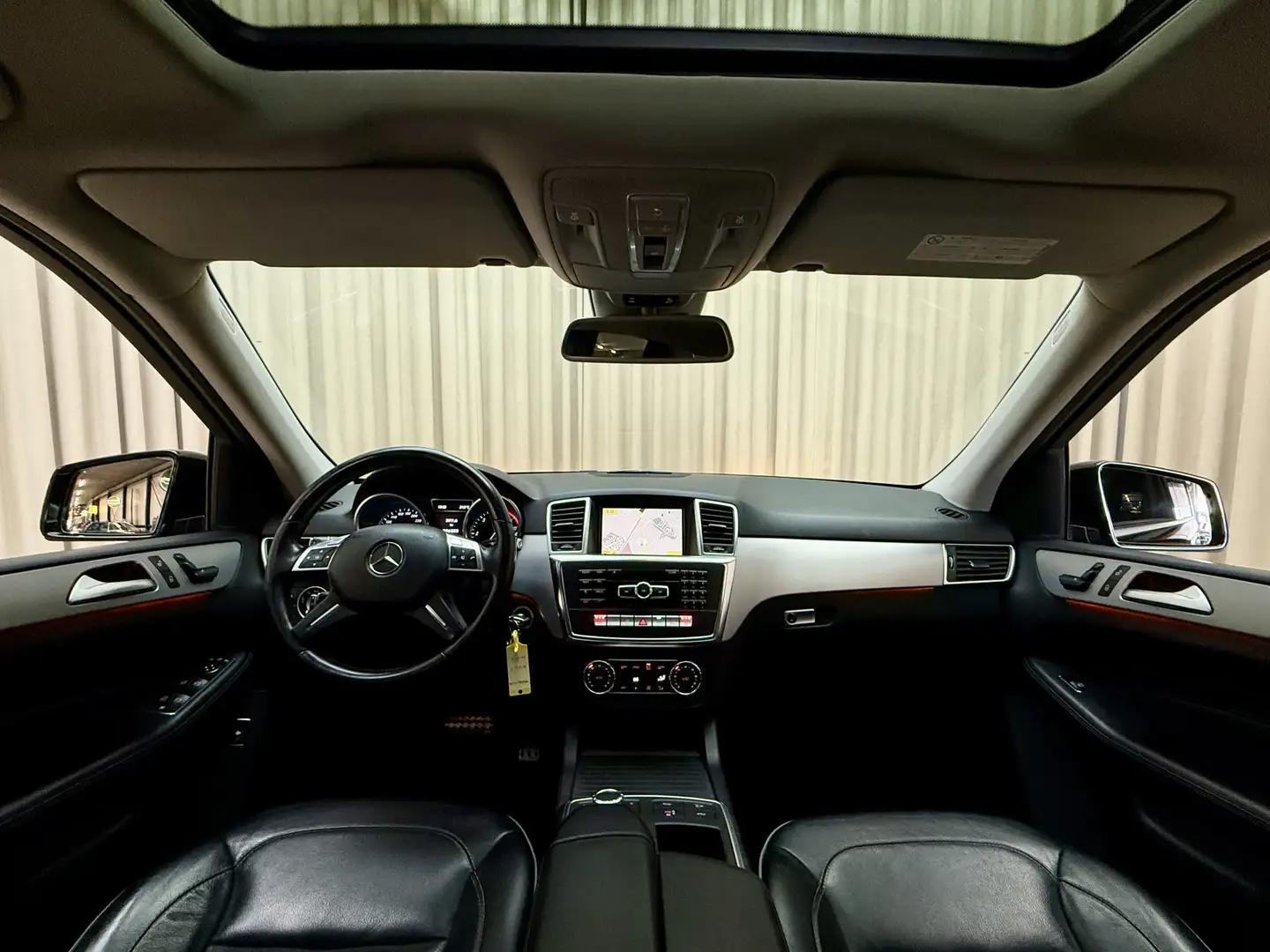 Mercedes-Benz ML 350 M-klasse *Panoramadak* Leder / Elek. Trekhaak / Lu Zwart - 2