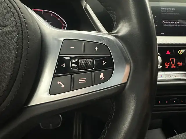 BMW 1 Series view 13