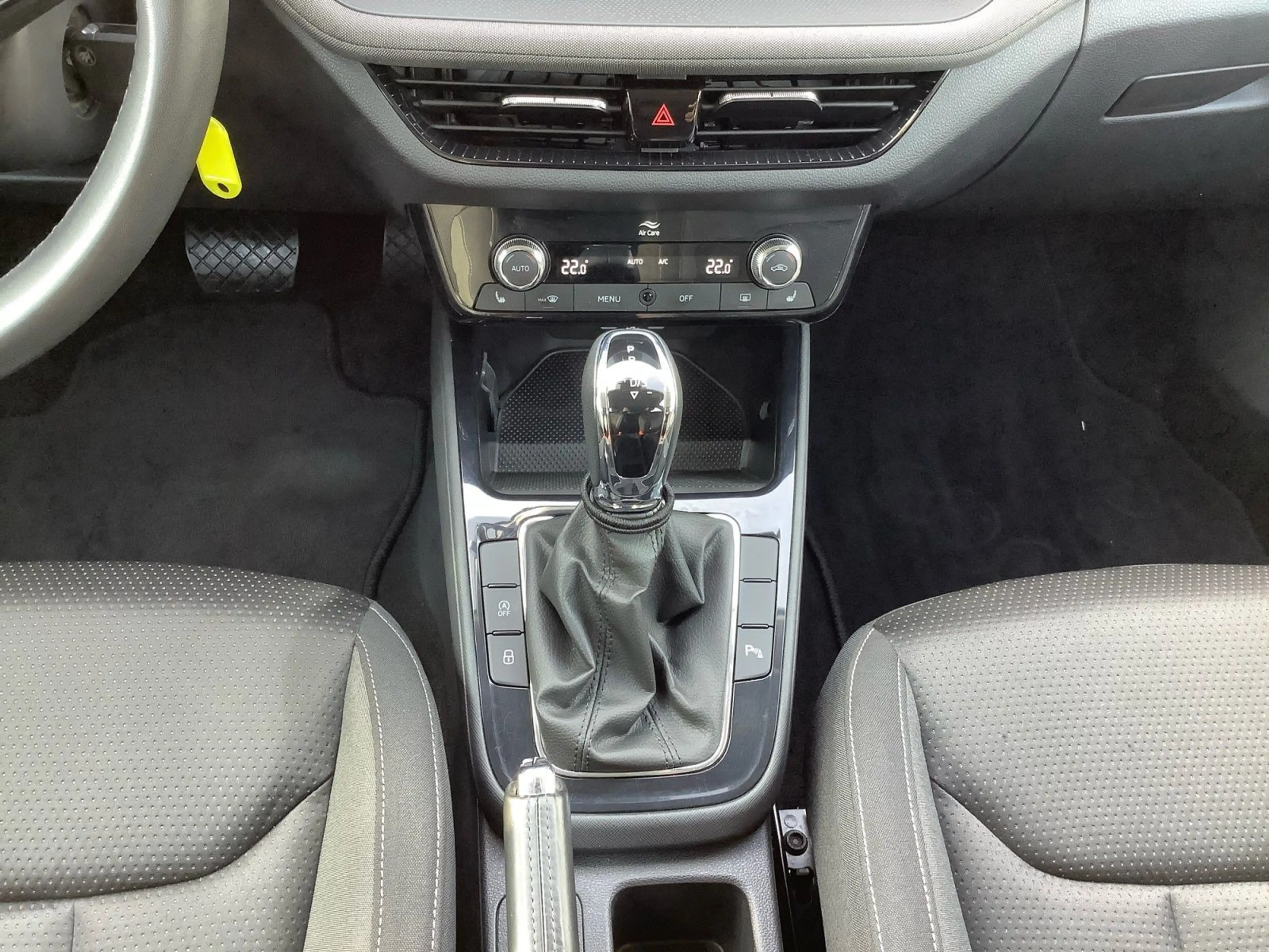 Skoda Fabia 1.0 TSI DSG Tour GRA LED Navi SHZ PDC — photo 11