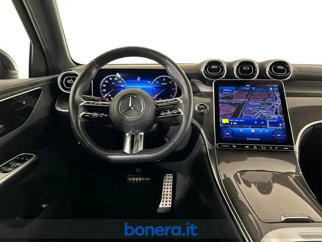 Mercedes-Benz 220 view 12