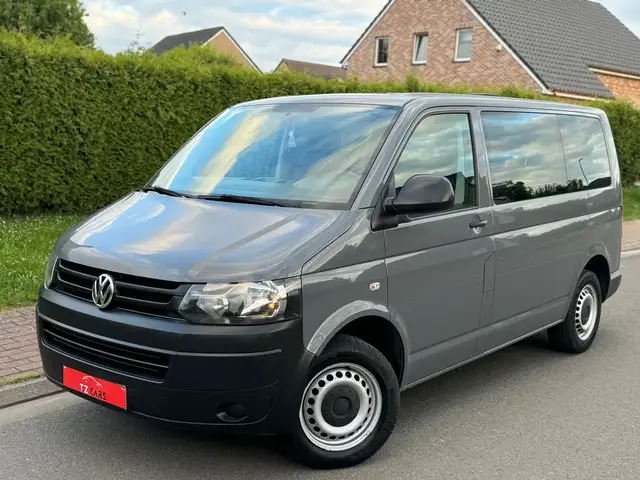Volkswagen T5 Transporter Transporter  MINIBUS 2.0 CR TDi 9 PLACES