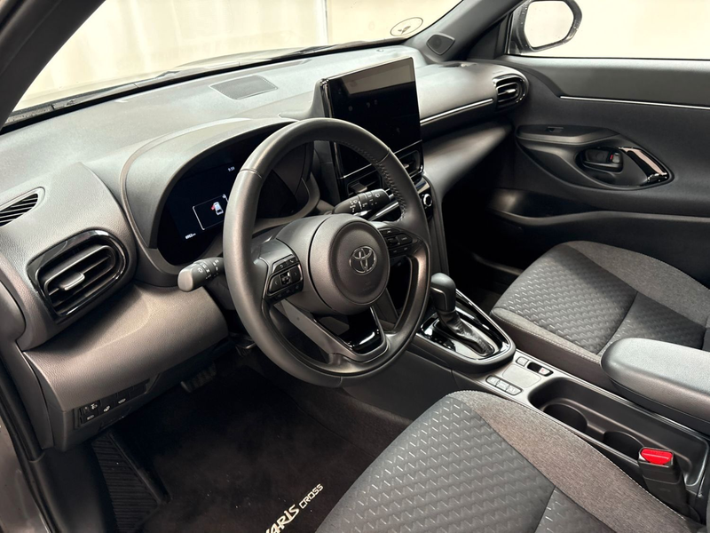 Toyota Yaris Cross 1.5 Hybrid Style NAVI+LED+SMART+CAM — photo 3