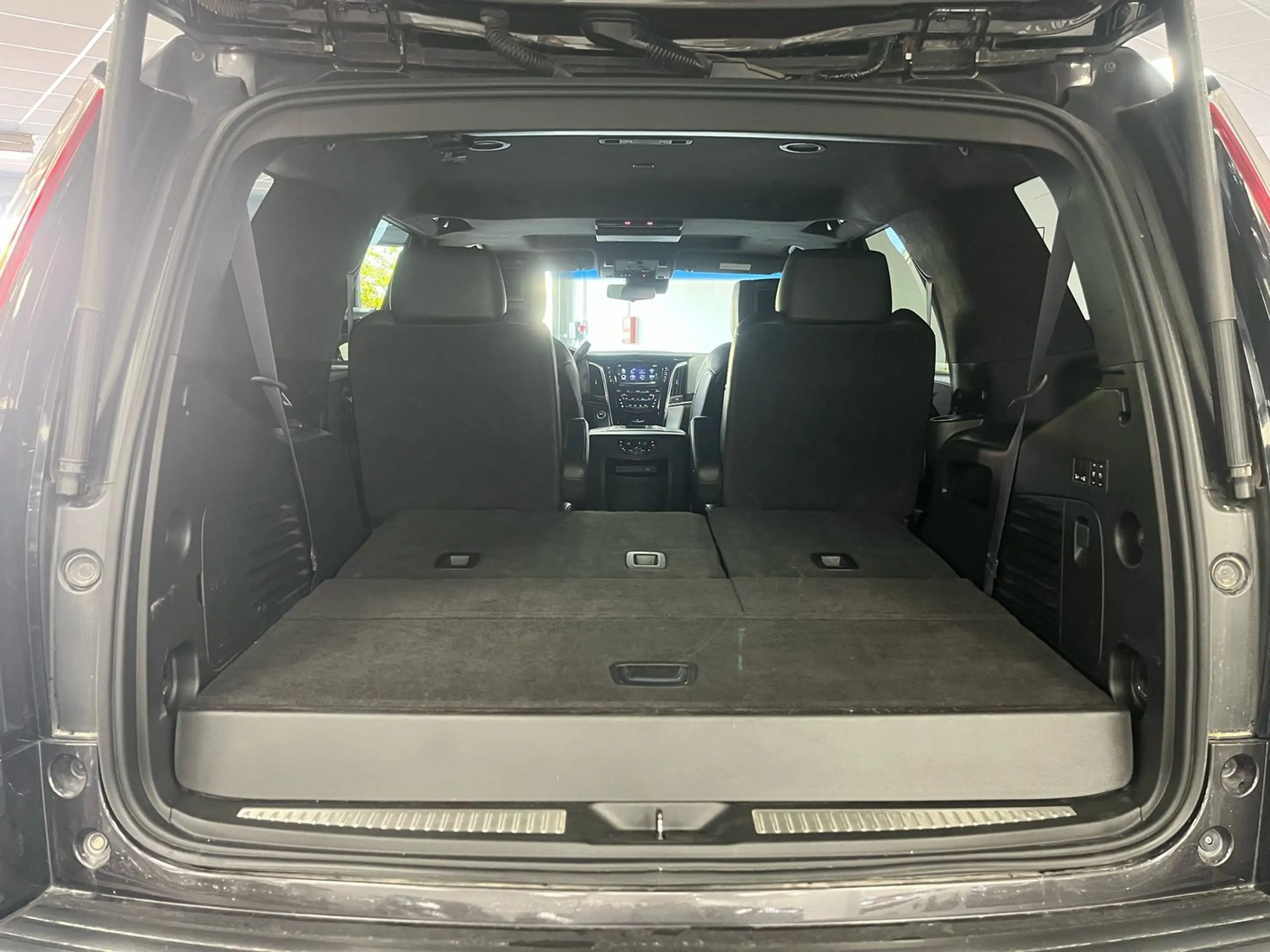 Cadillac Escalade Platinum 6,2l V8/ Bose/HUD/EU/6-Sitzer/Kamera — photo 11