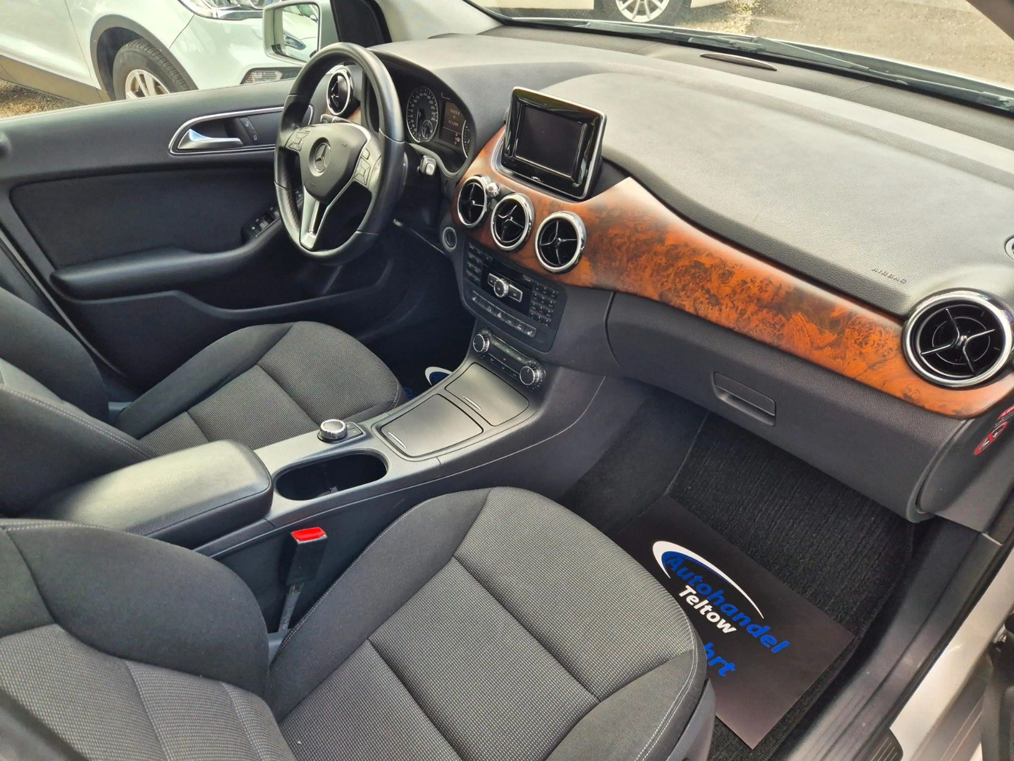 Mercedes-Benz B 180 B180 *Navi *SHZ *PDC *Klima — photo 10
