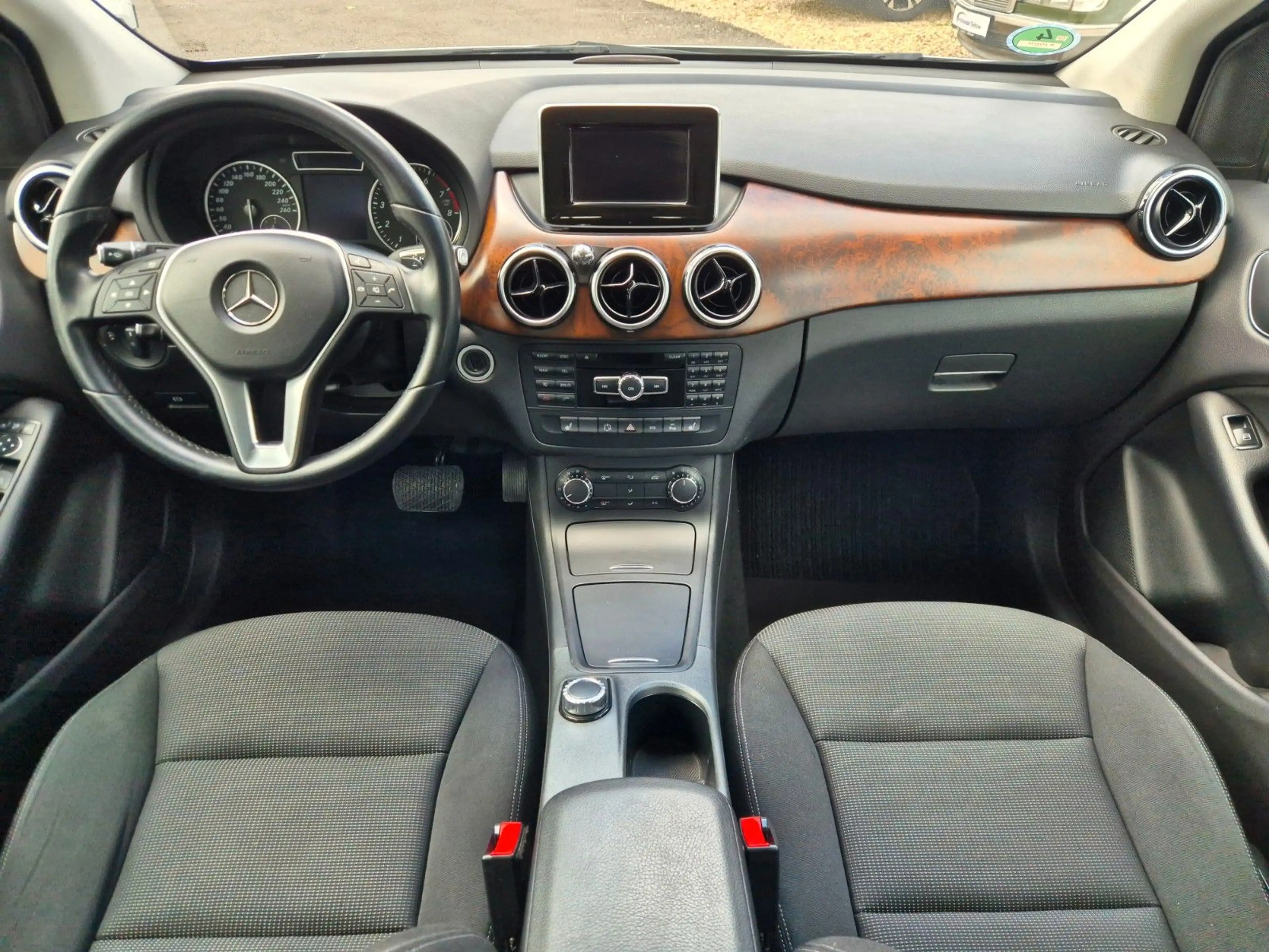 Mercedes-Benz B 180 B180 *Navi *SHZ *PDC *Klima — photo 13