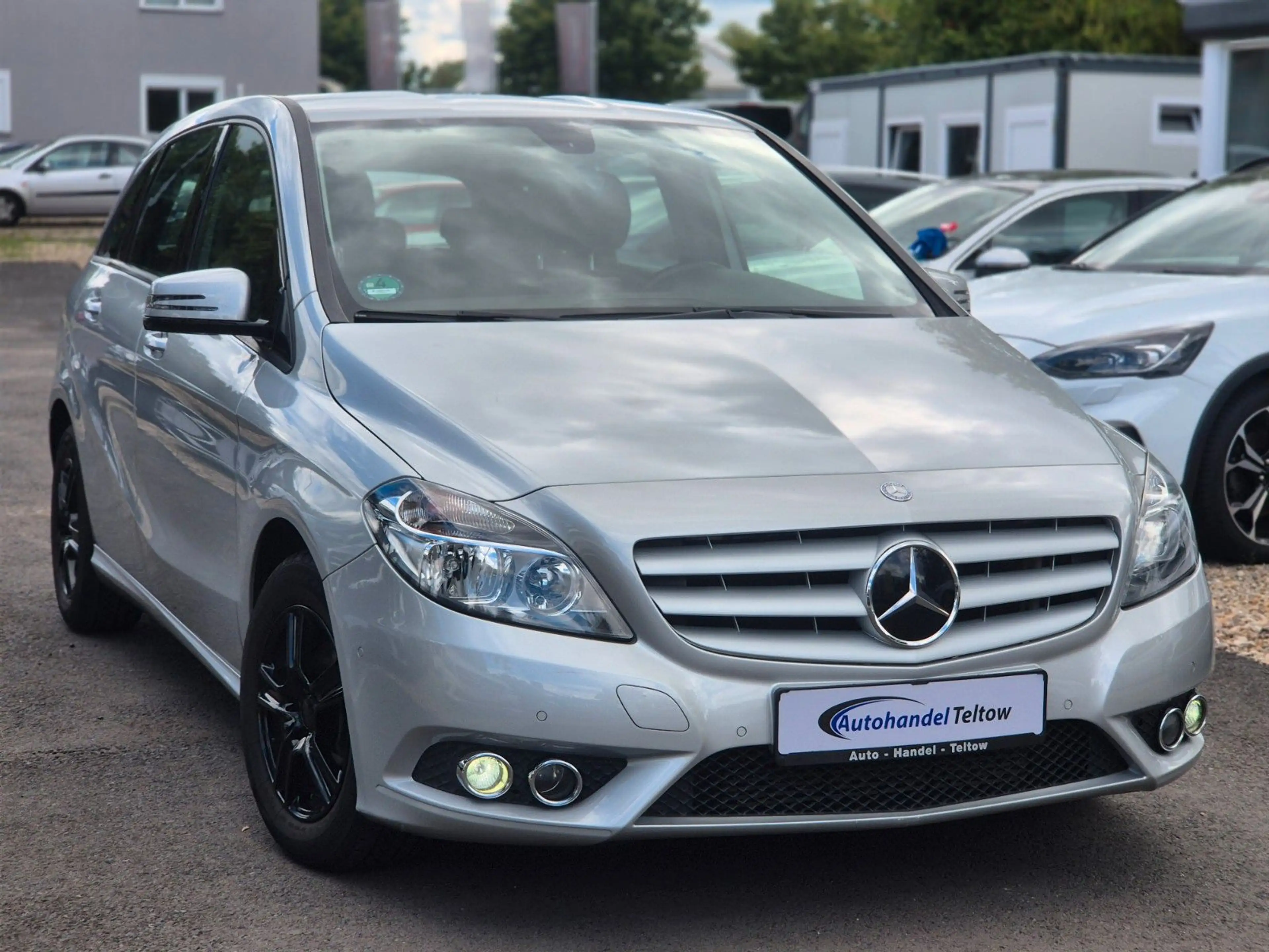 Mercedes-Benz B 180 B180 *Navi *SHZ *PDC *Klima — photo 3