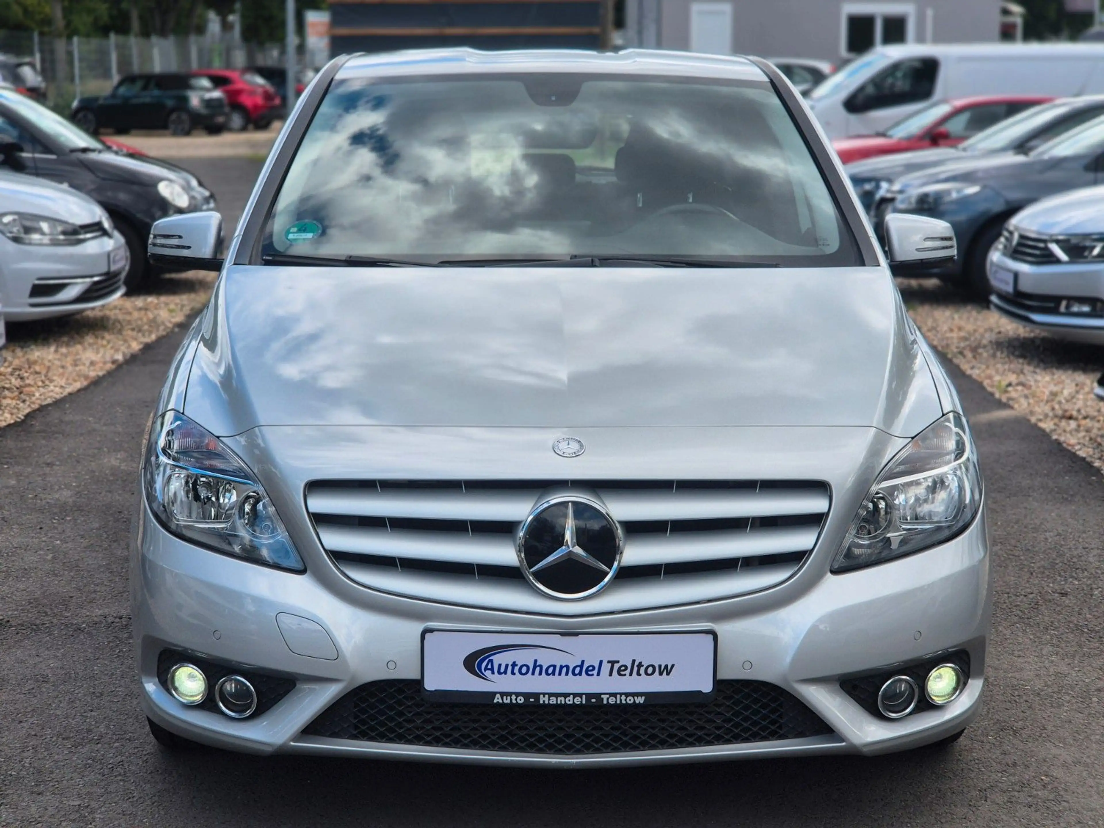 Mercedes-Benz B 180 B180 *Navi *SHZ *PDC *Klima — photo 2