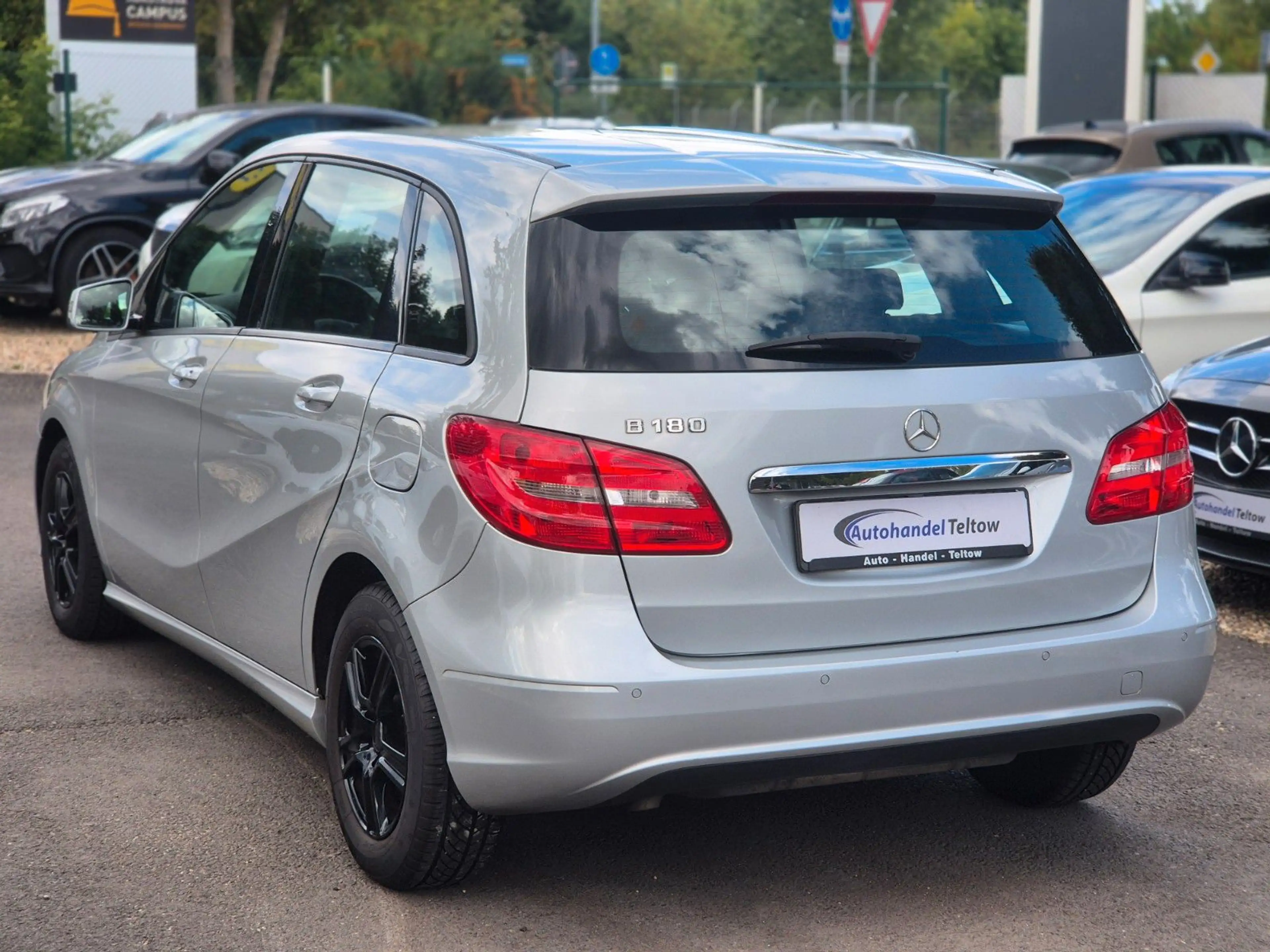 Mercedes-Benz B 180 B180 *Navi *SHZ *PDC *Klima — photo 4
