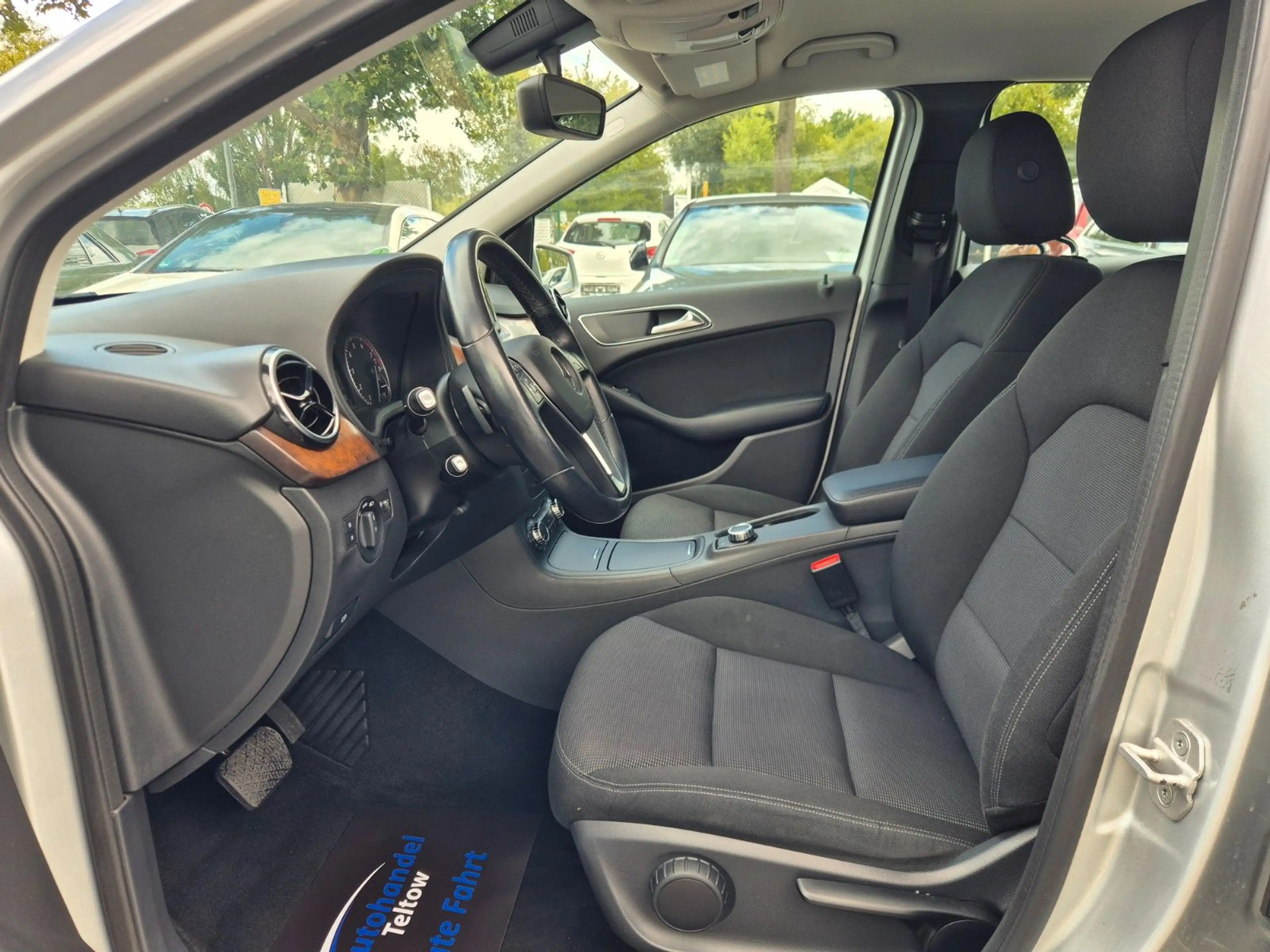 Mercedes-Benz B 180 B180 *Navi *SHZ *PDC *Klima — photo 7