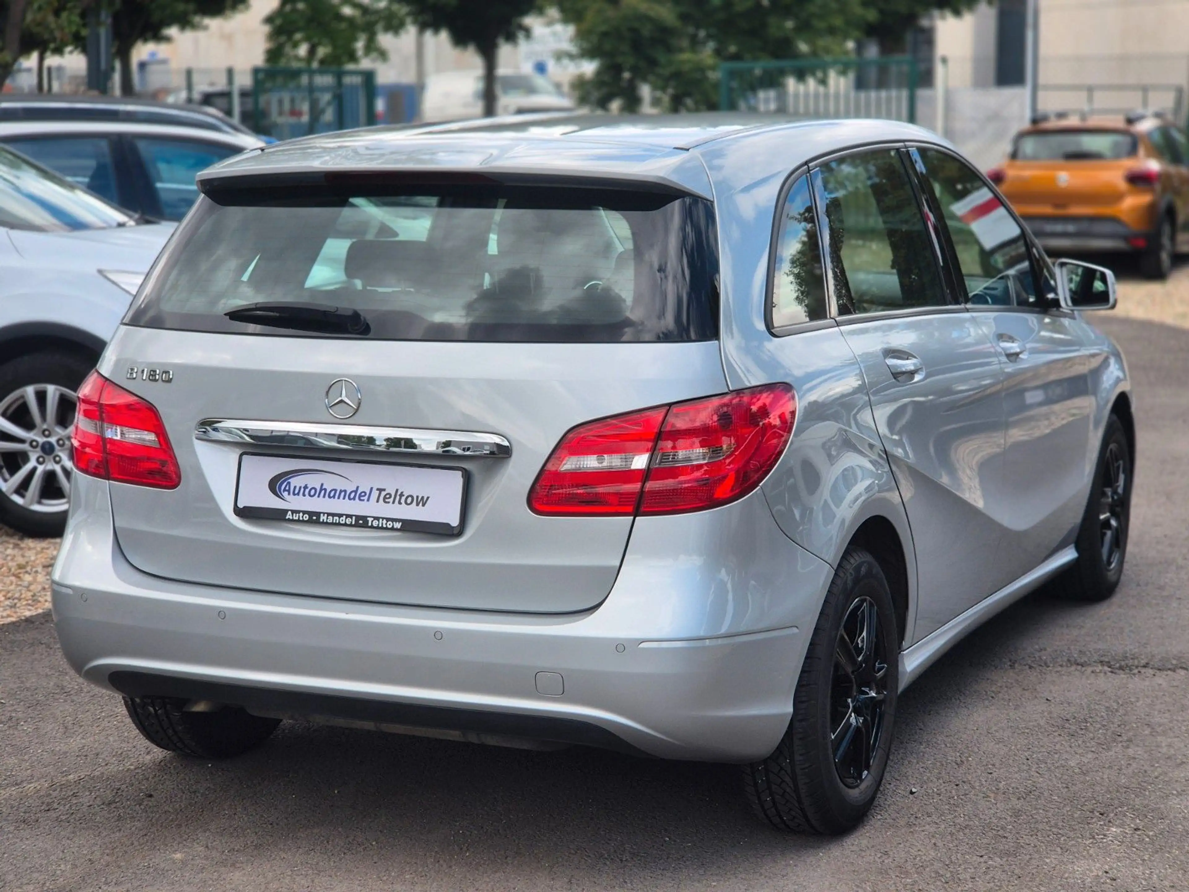 Mercedes-Benz B 180 B180 *Navi *SHZ *PDC *Klima — photo 6