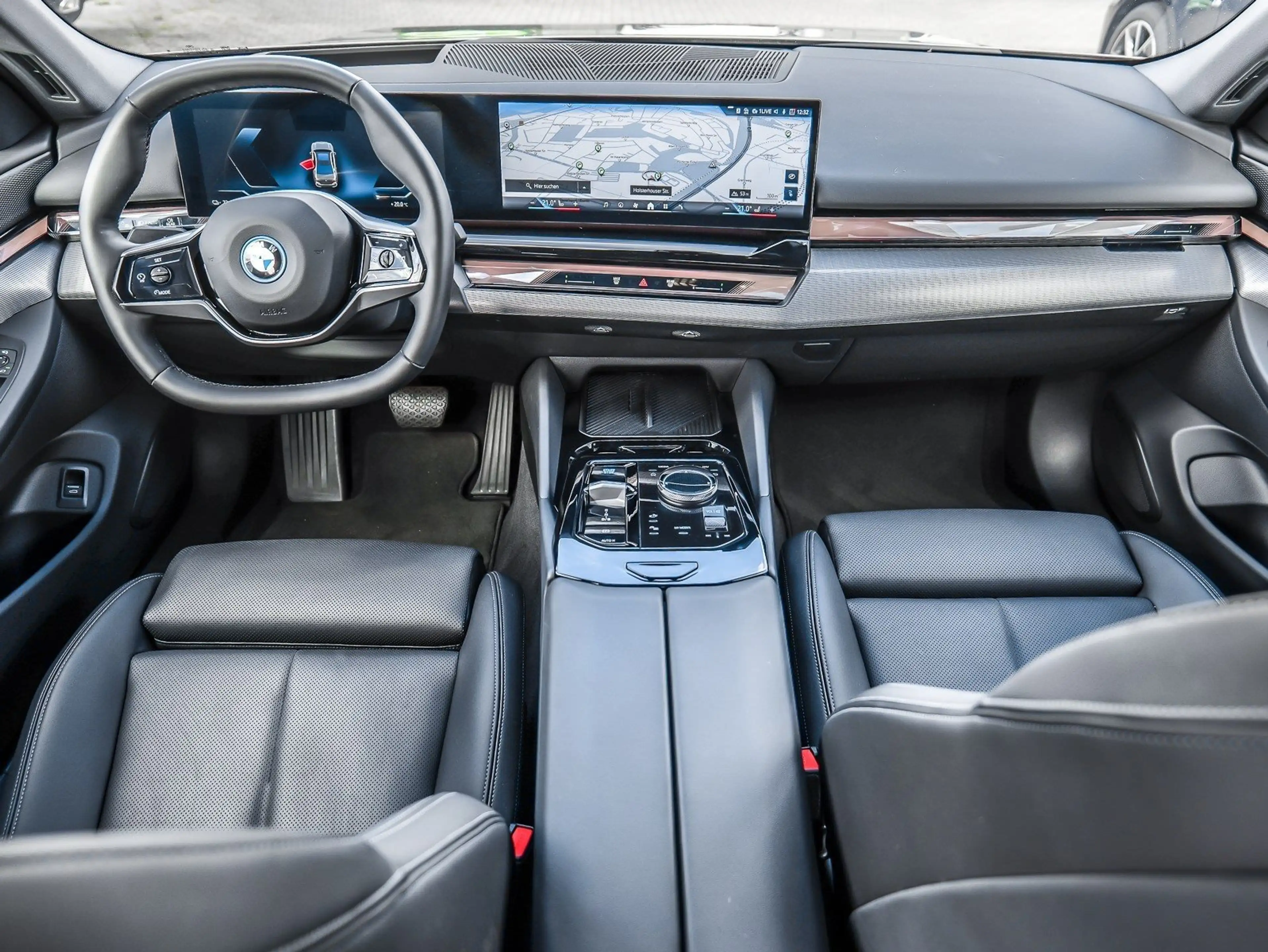 BMW i5 eDrive40 Limousine AHK DA Prof. LED PA+ LED DAB — photo 3