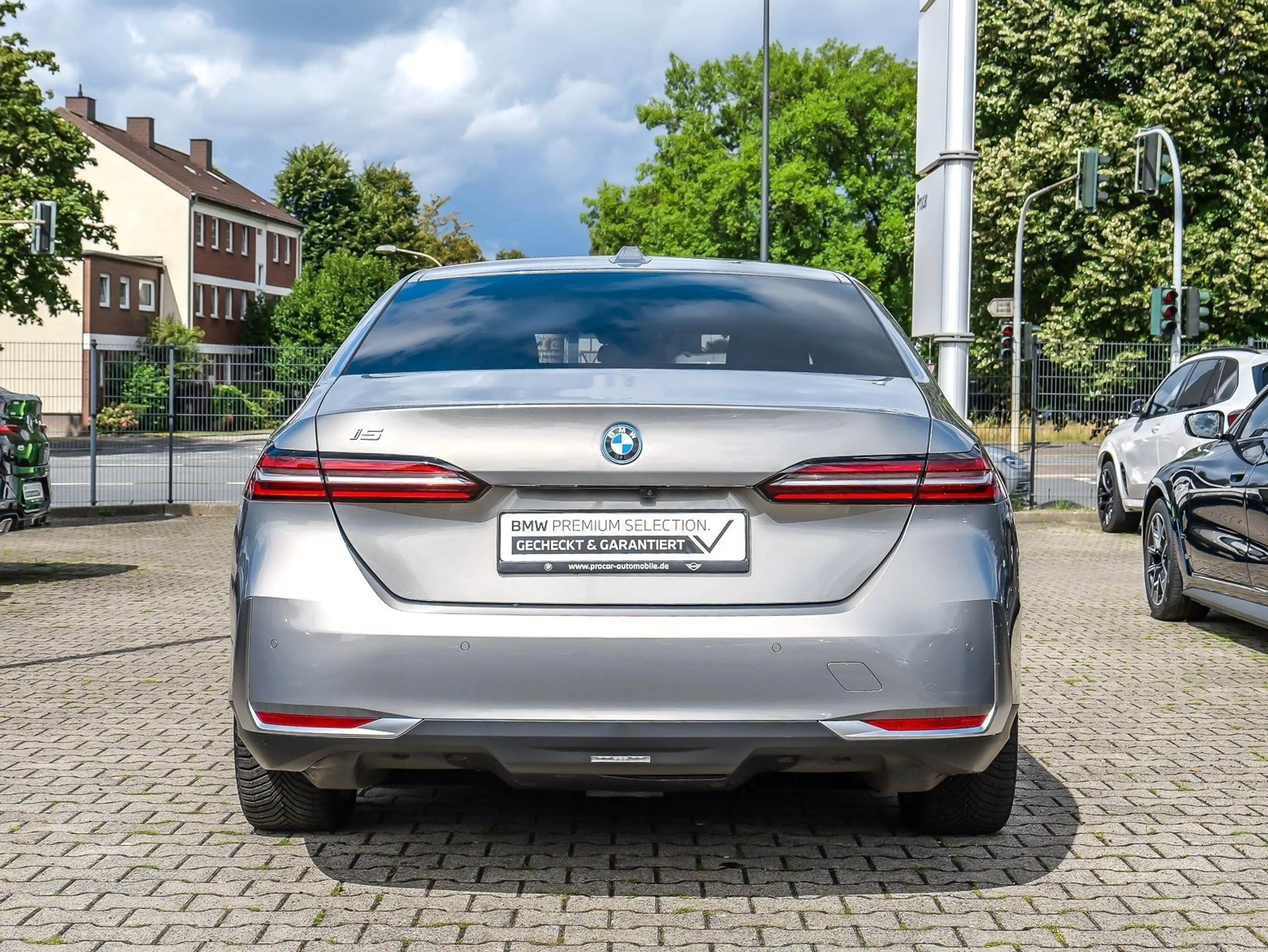 BMW i5 eDrive40 Limousine AHK DA Prof. LED PA+ LED DAB — photo 12