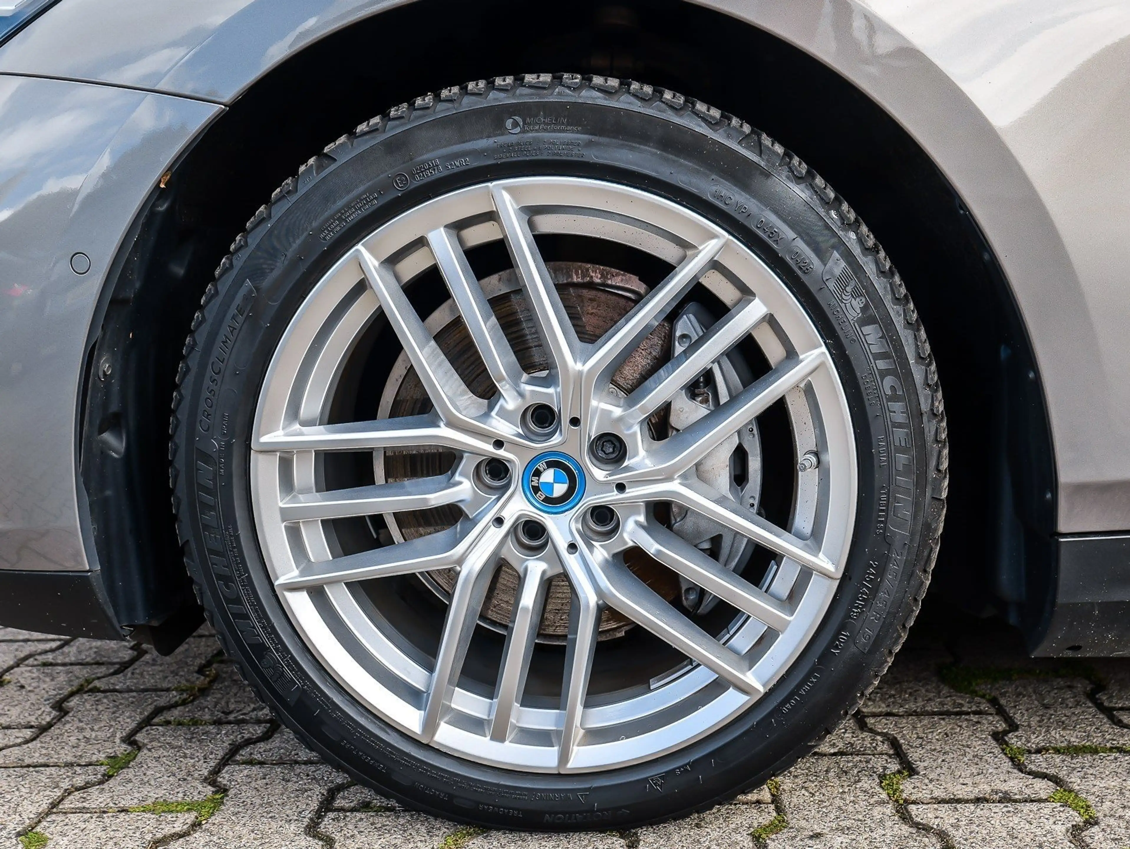 BMW i5 eDrive40 Limousine AHK DA Prof. LED PA+ LED DAB — photo 4