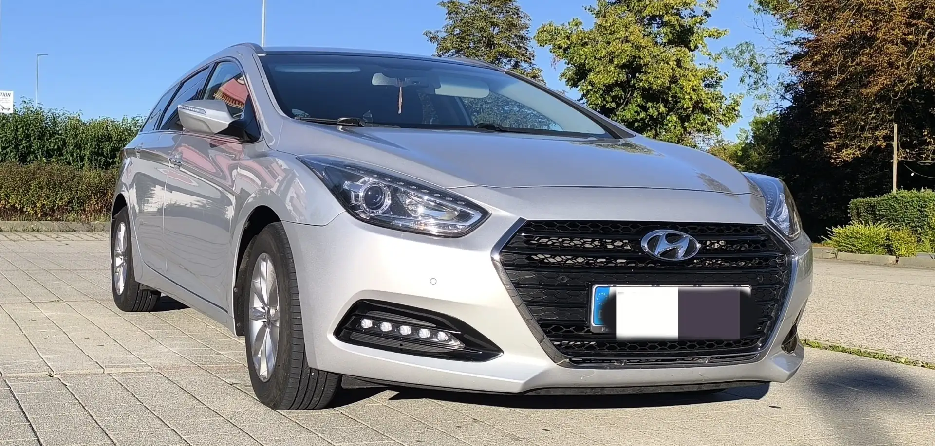 Hyundai i40 Kombi blue 1.7 CRDi DCT Trend - 1