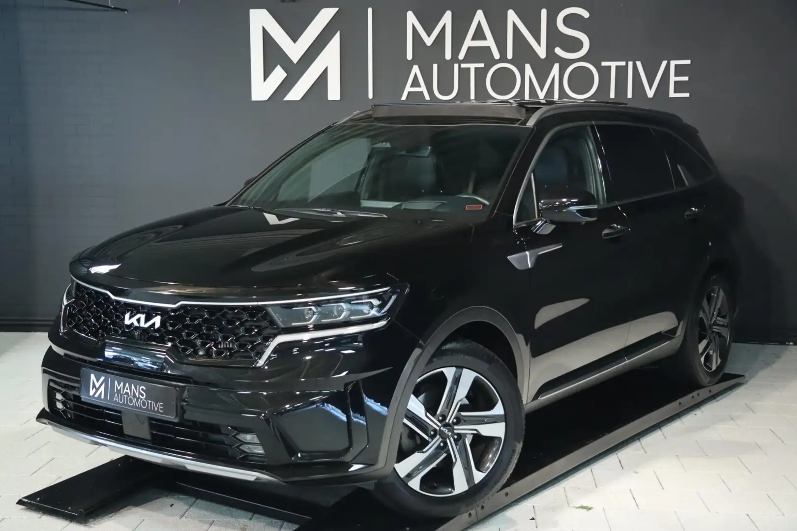 Kia Sorento 1.6 T-GDI Hybrid 4WD / PANO / KEYLESS / HUD / 360 Noir - 1
