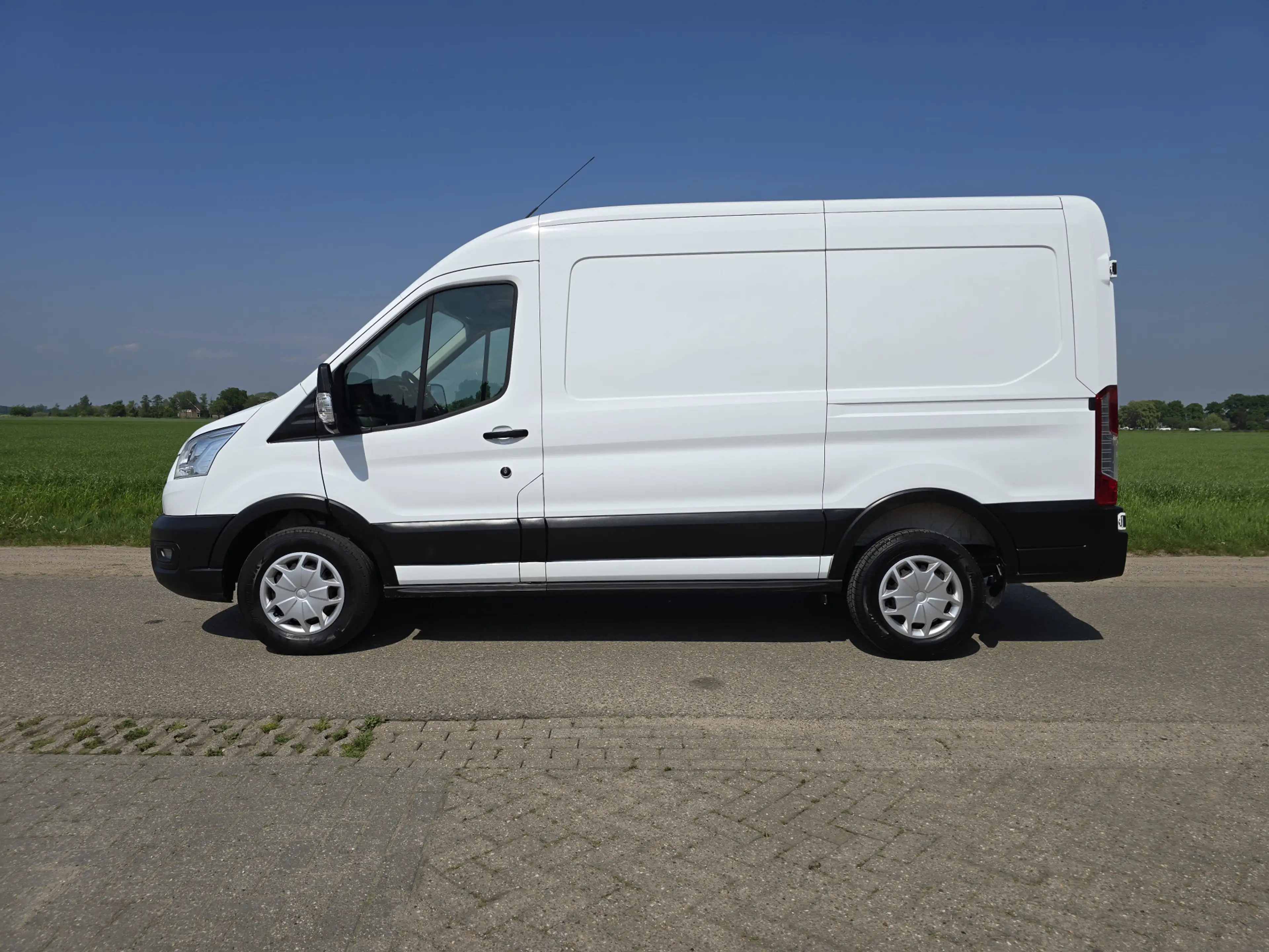 Ford Transit 350 2.0 TDCI L2 H2 - 130 Pk - Euro 6 - Airco - Cru — photo 2
