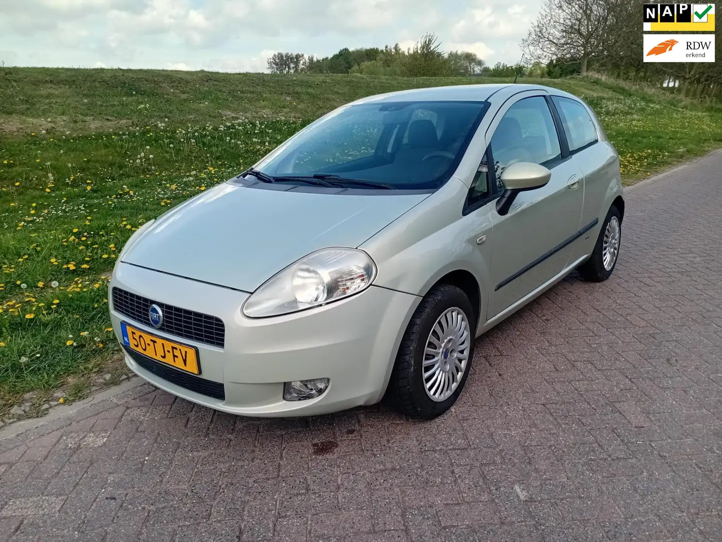 Fiat Grande Punto 1.2i Edizione Cool Distr. Riem is vervangen 198dkm Beige - 1
