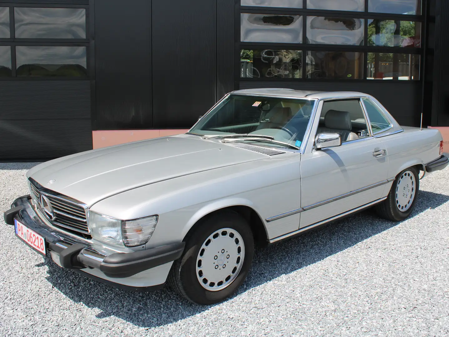 Mercedes-Benz SL 560 560 SL R 107 Plateado - 1