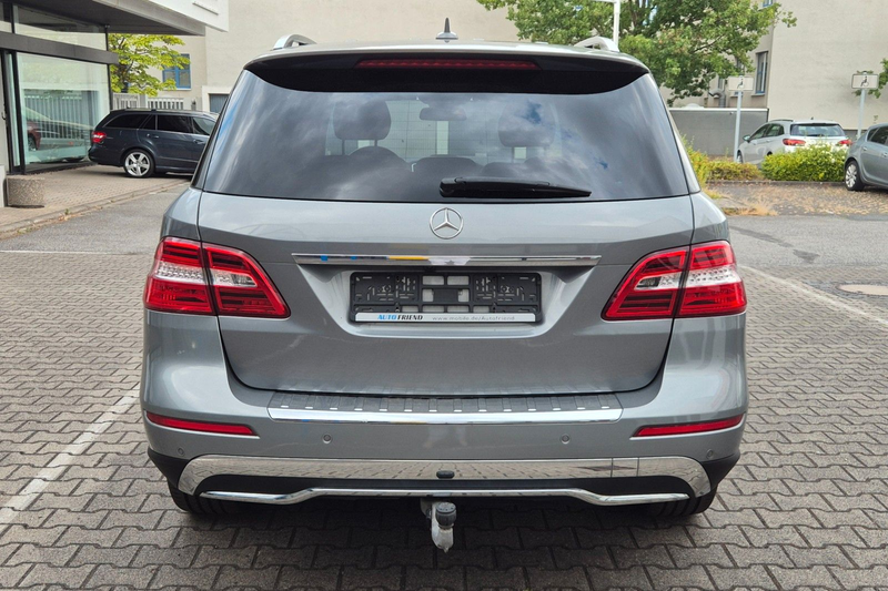 Mercedes-Benz ML 350 CDI MERCEDES BENZ SCHECKHEFTGEPFLEGT — photo 7