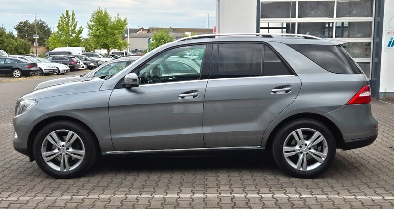 Mercedes-Benz ML 350 CDI MERCEDES BENZ SCHECKHEFTGEPFLEGT — photo 5