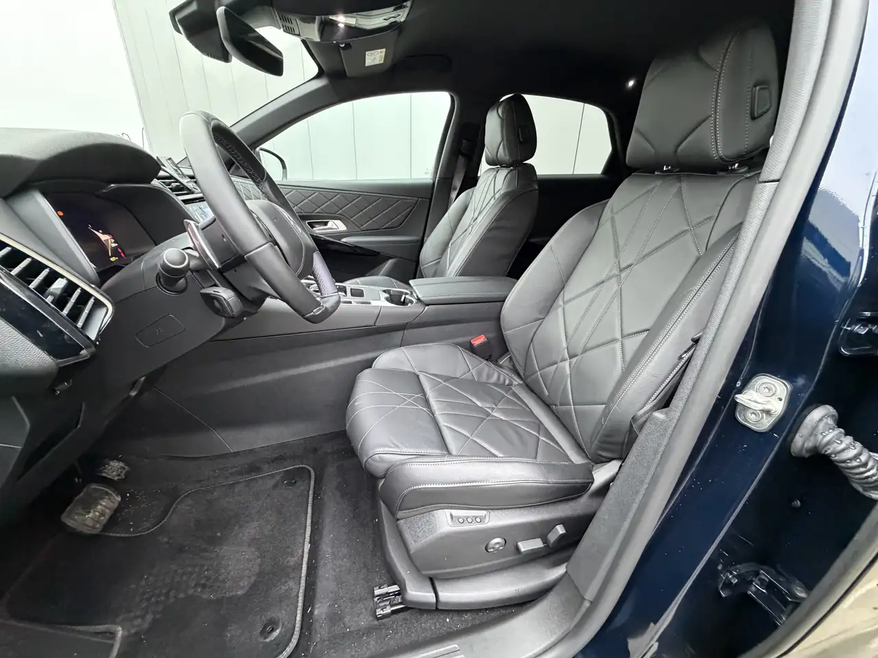 DS Automobiles DS 7 Crossback DS 7 CROSSBACK 1.5 BlueHDi Rivoli 16
