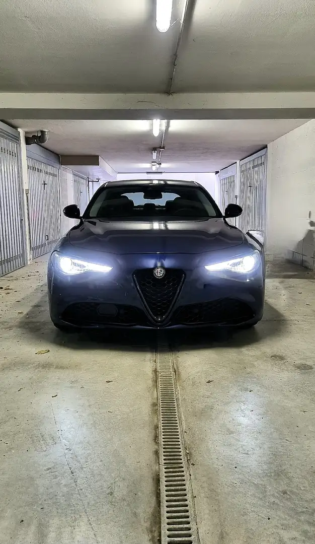 Alfa Romeo Giulia 2.2T Sport Launch Edition AT8 - 2