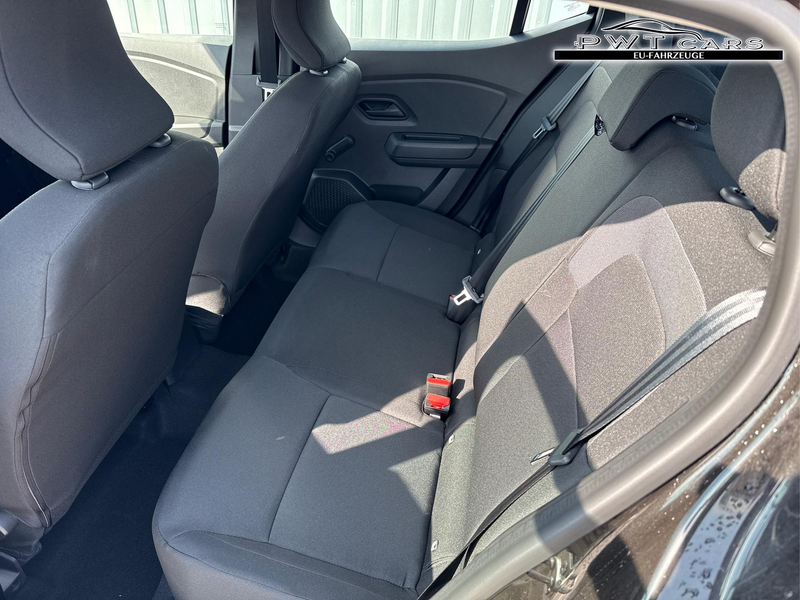 Dacia Sandero Essential TCe 90 PS Klima-DAB-LED-Tempomat-Limi... — photo 9